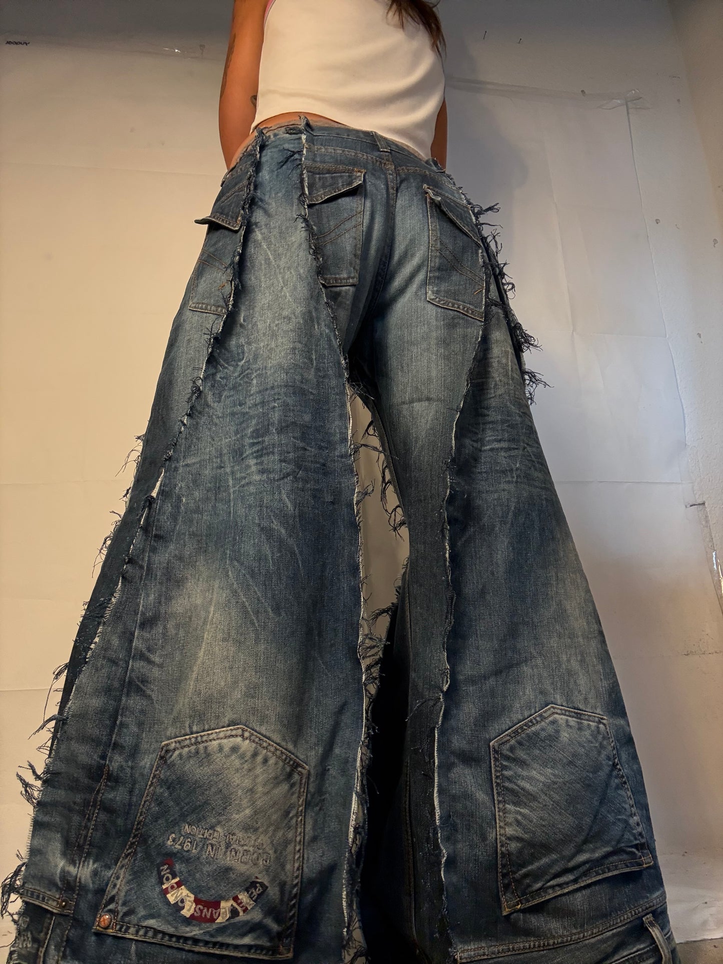 CLASSIC BAGGY DISTRESSED DENIM SPG PANTS
