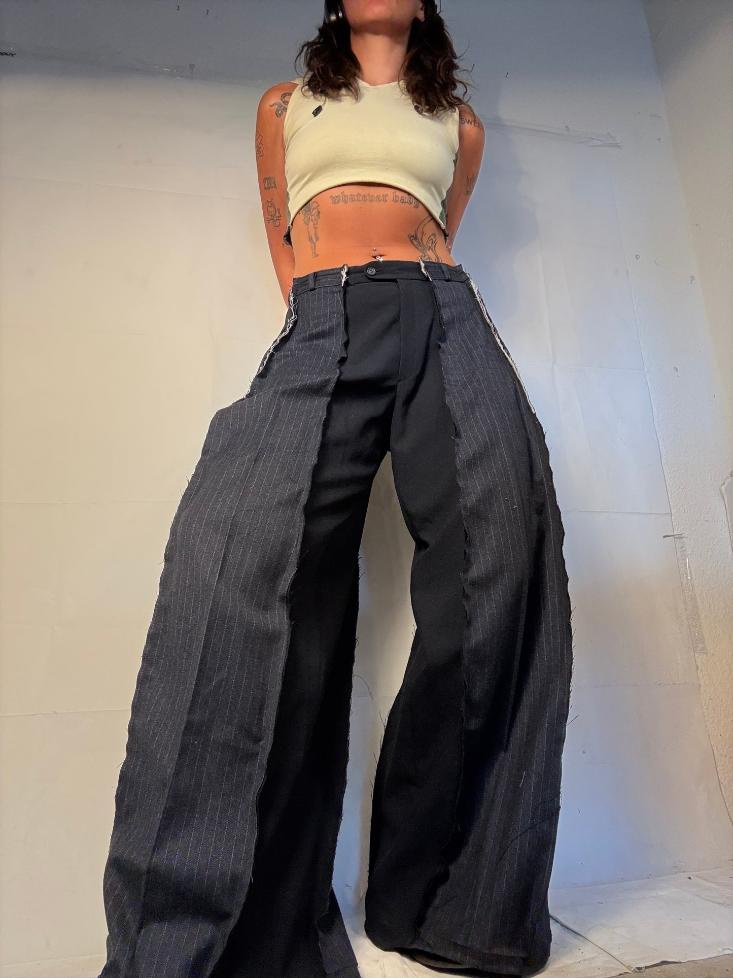 BAGGY NAVY PINSTRIBE SPG SUITPANTS