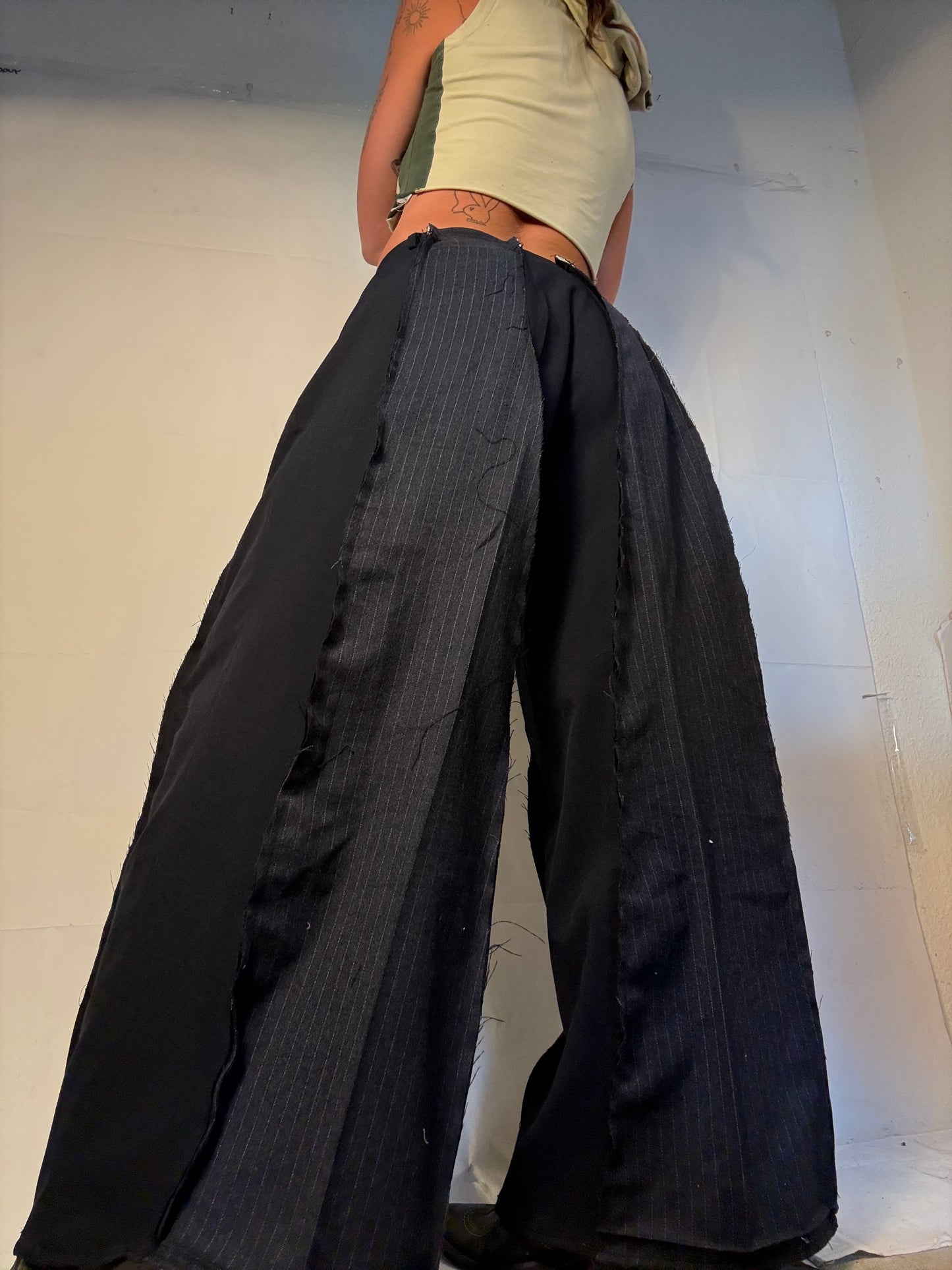 BAGGY NAVY PINSTRIBE SPG SUITPANTS