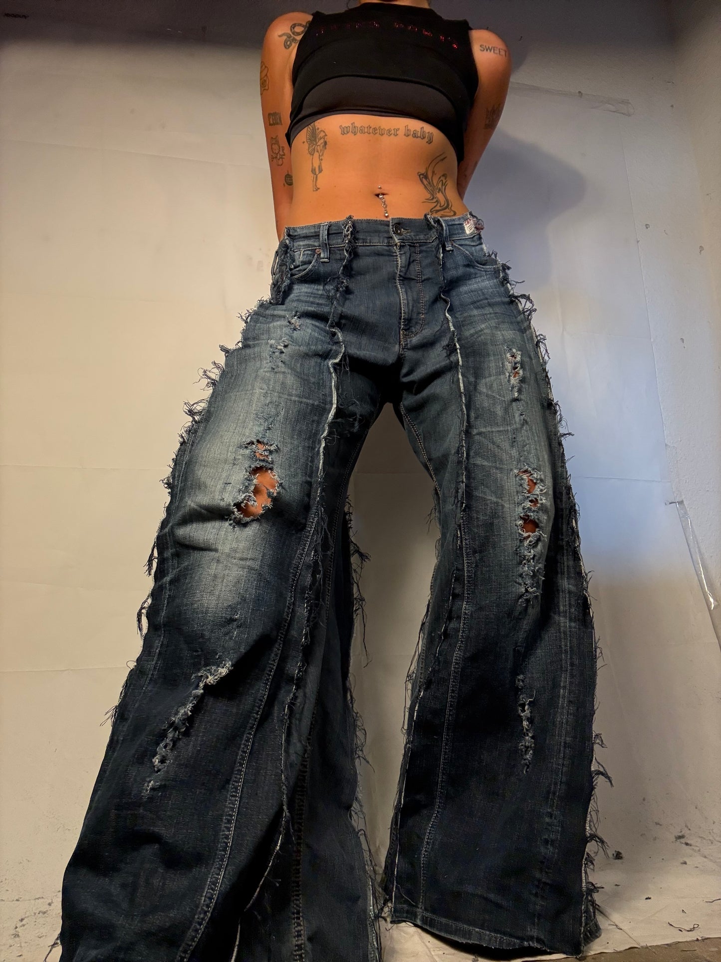 FLARED DISTRESSED DENIM SPG PANTS