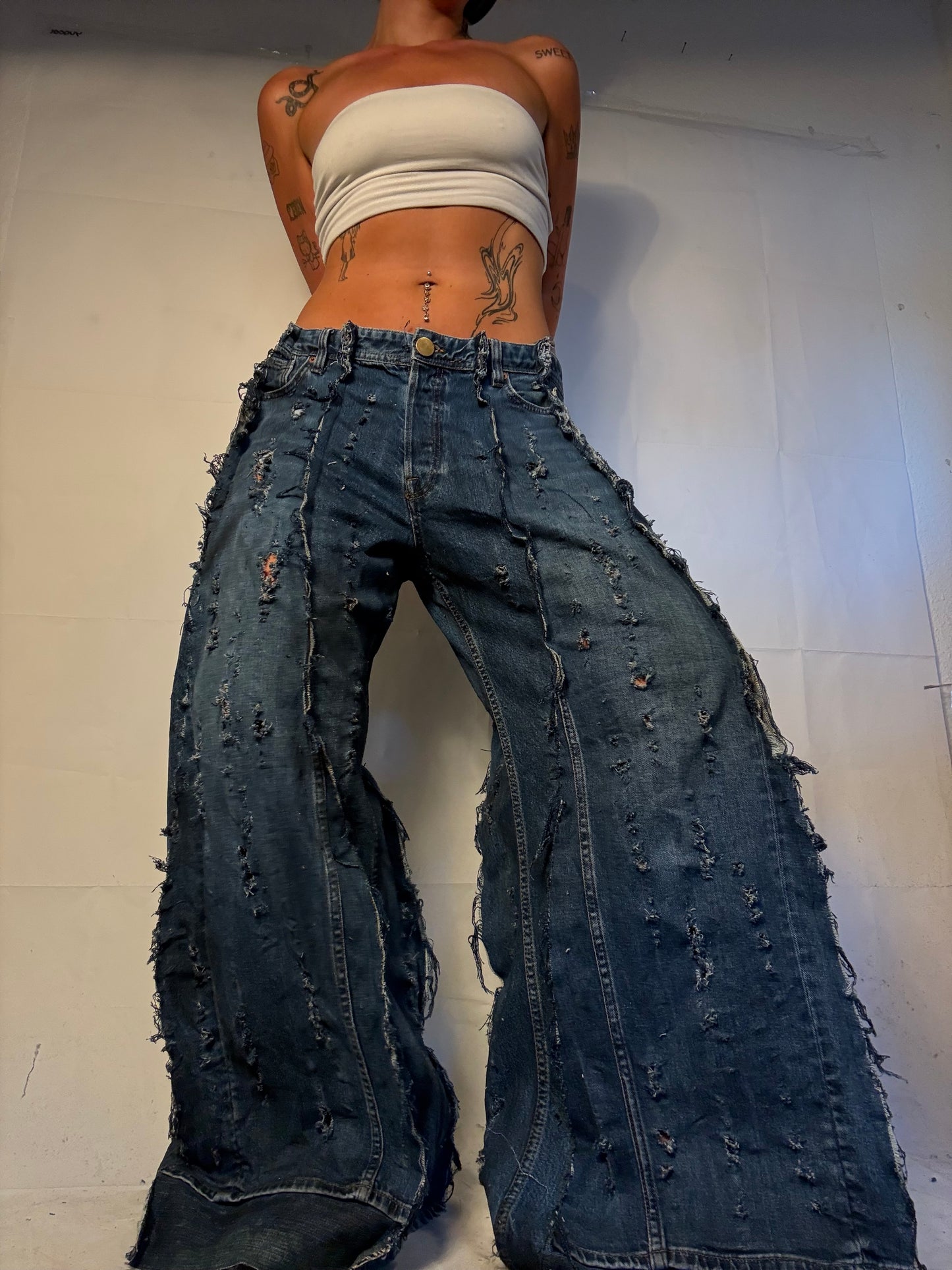 BAGGY DISTRESSED DARK DENIM SPG PANTS