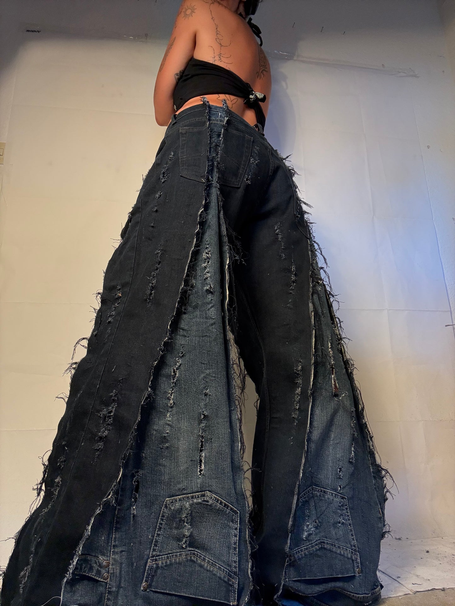 EXTRA LONG BAGGY DISTRESSED DARK DENIM SPG PANTS