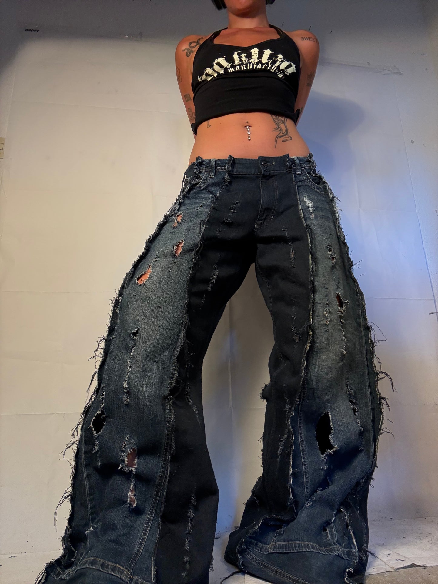 EXTRA LONG BAGGY DISTRESSED DARK DENIM SPG PANTS