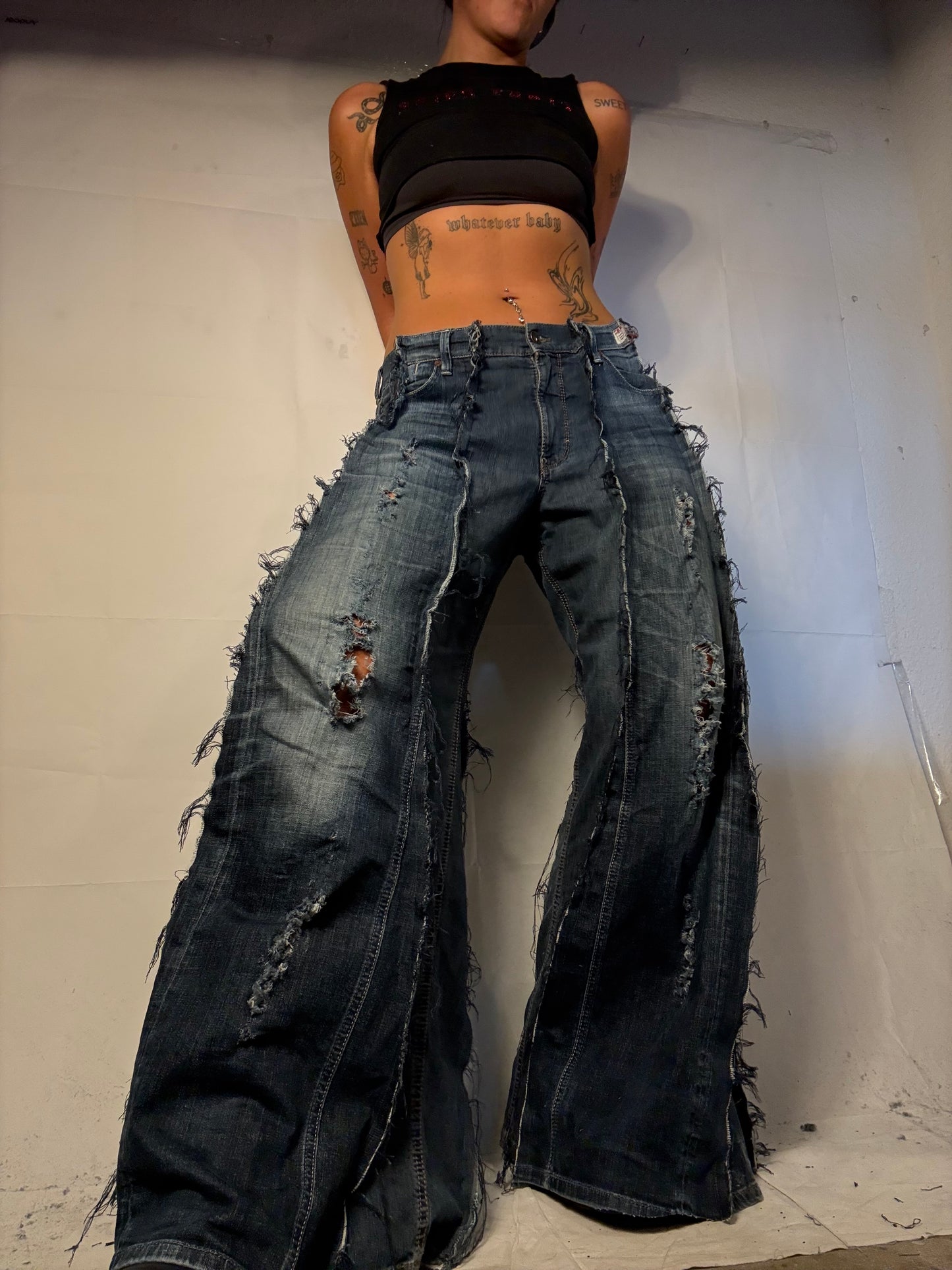 FLARED DISTRESSED DENIM SPG PANTS