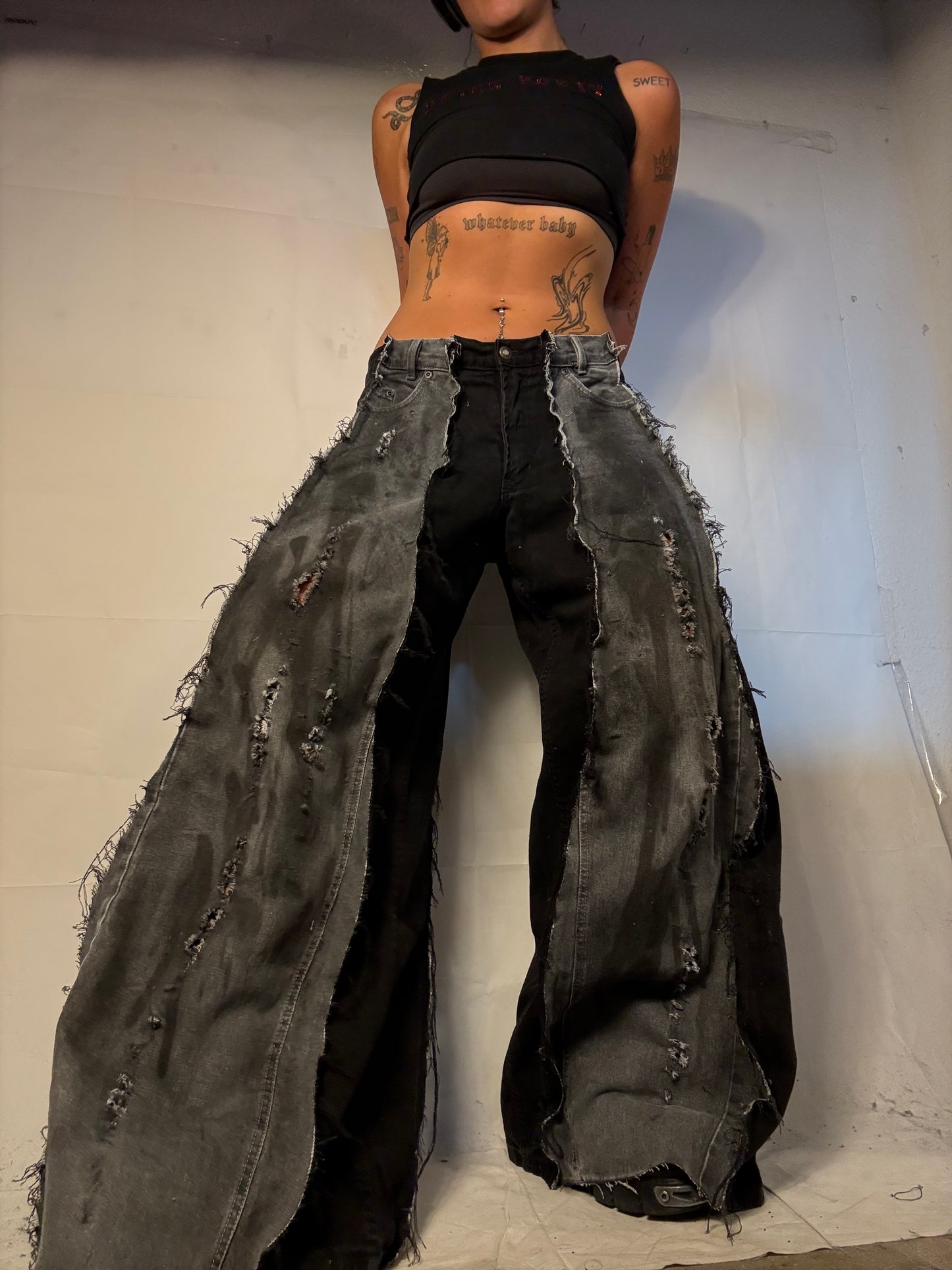 EXTRA BAGGY DISTRESSED STAINED BLACK/GREY SPG PANTS