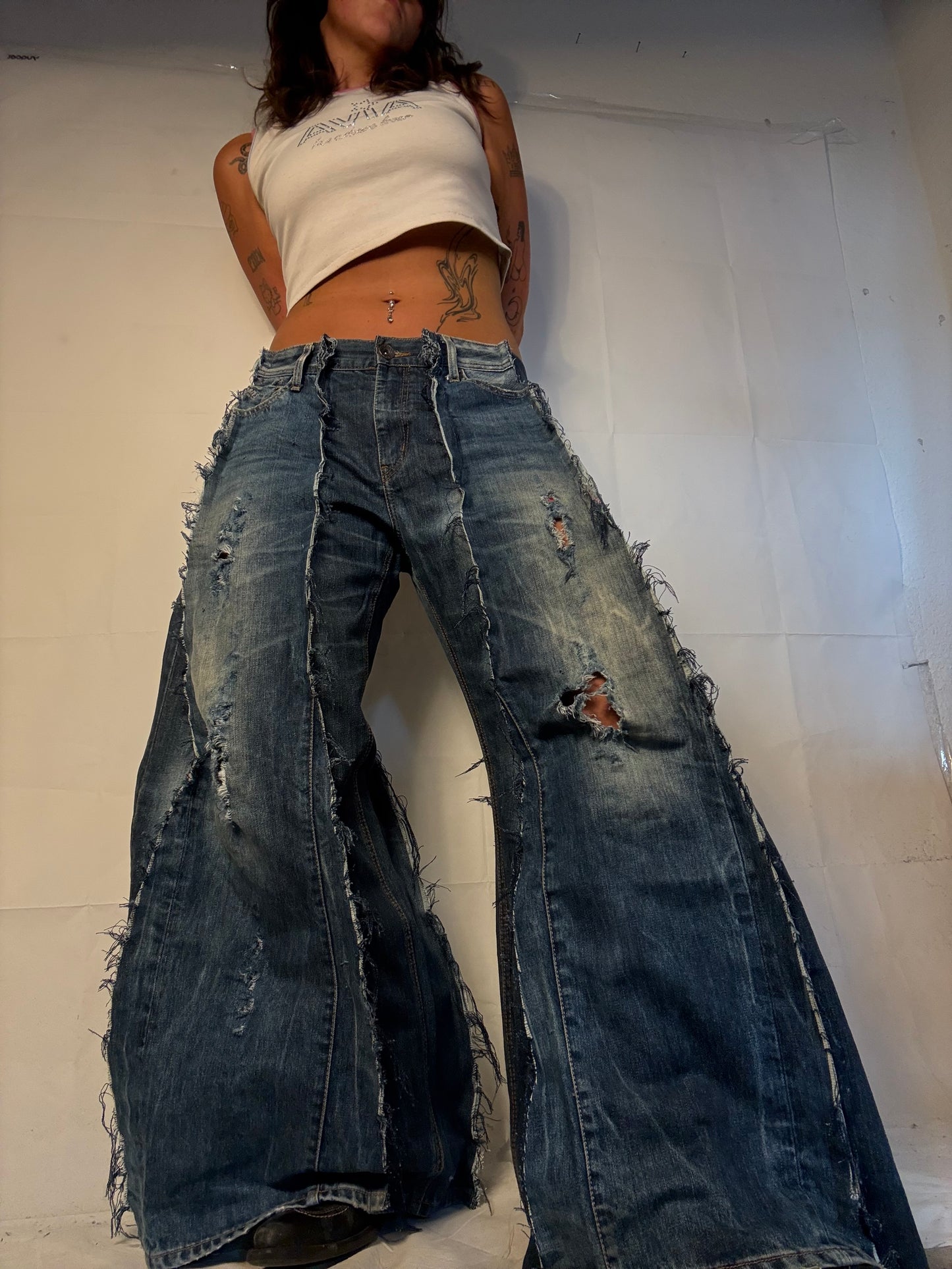 CLASSIC BAGGY DISTRESSED DENIM SPG PANTS