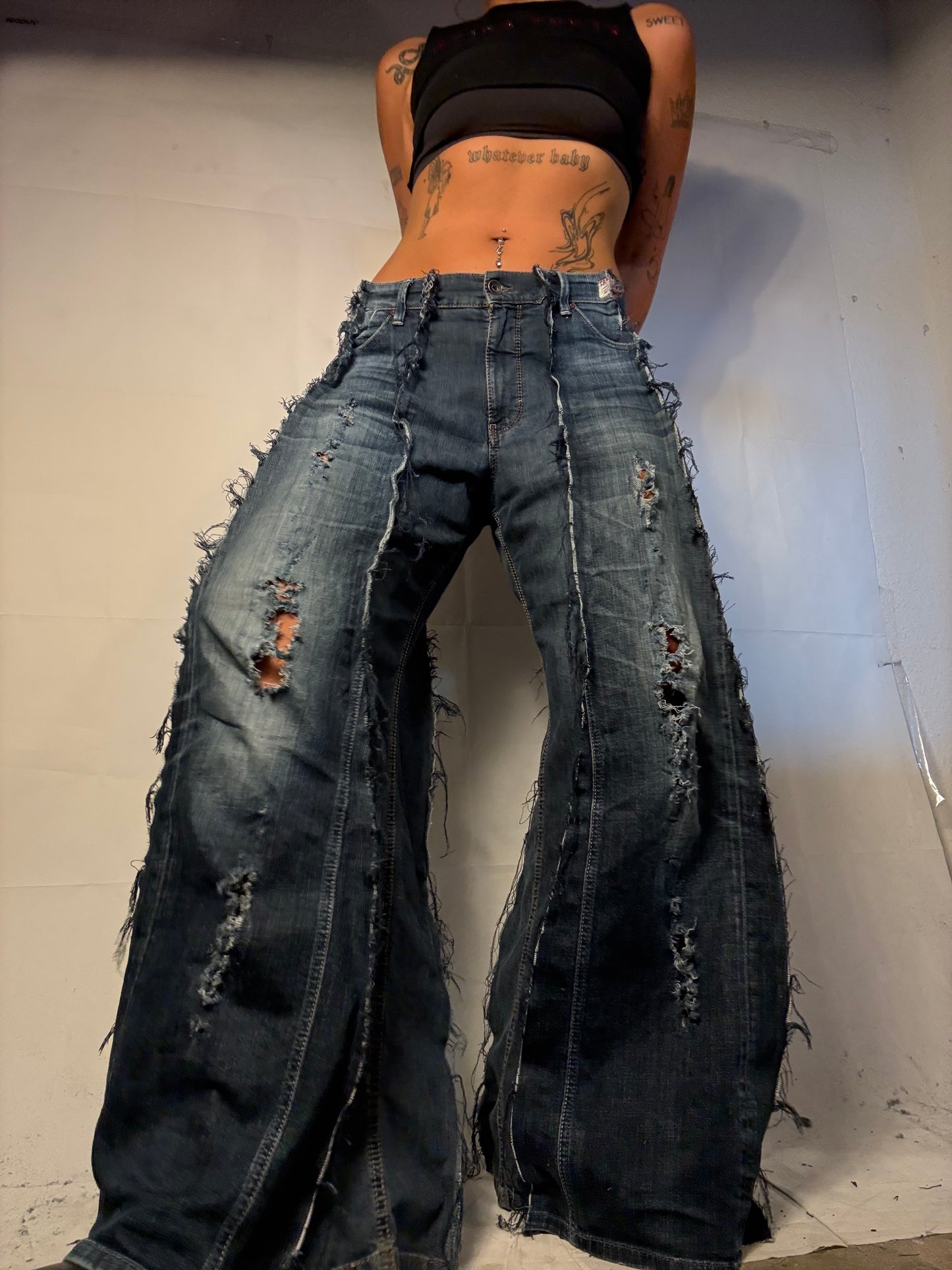 FLARED DISTRESSED DENIM SPG PANTS