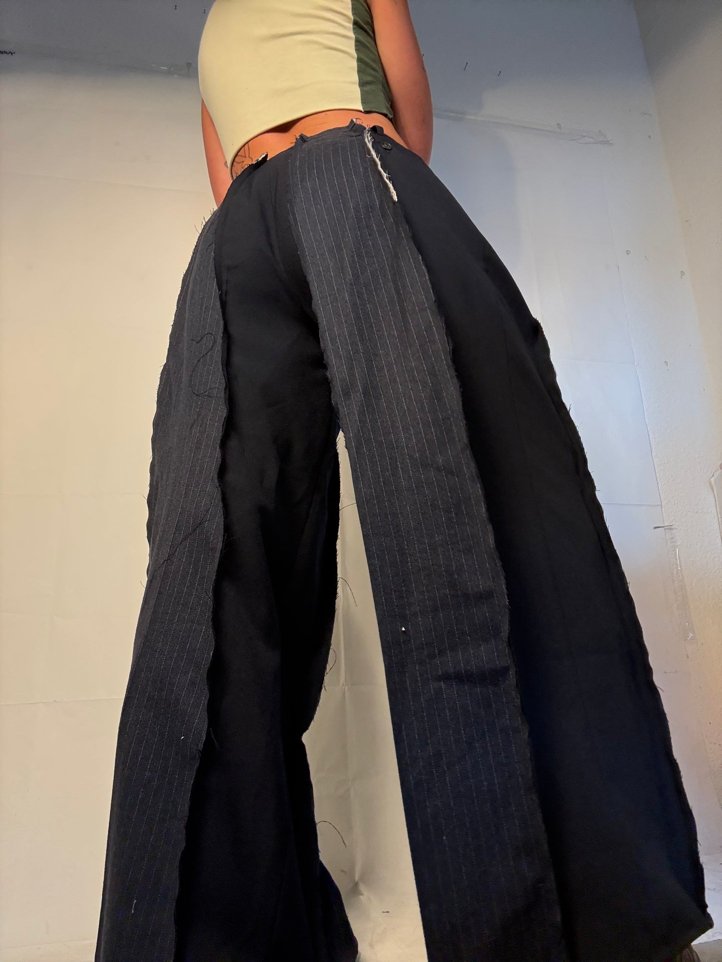 BAGGY NAVY PINSTRIBE SPG SUITPANTS