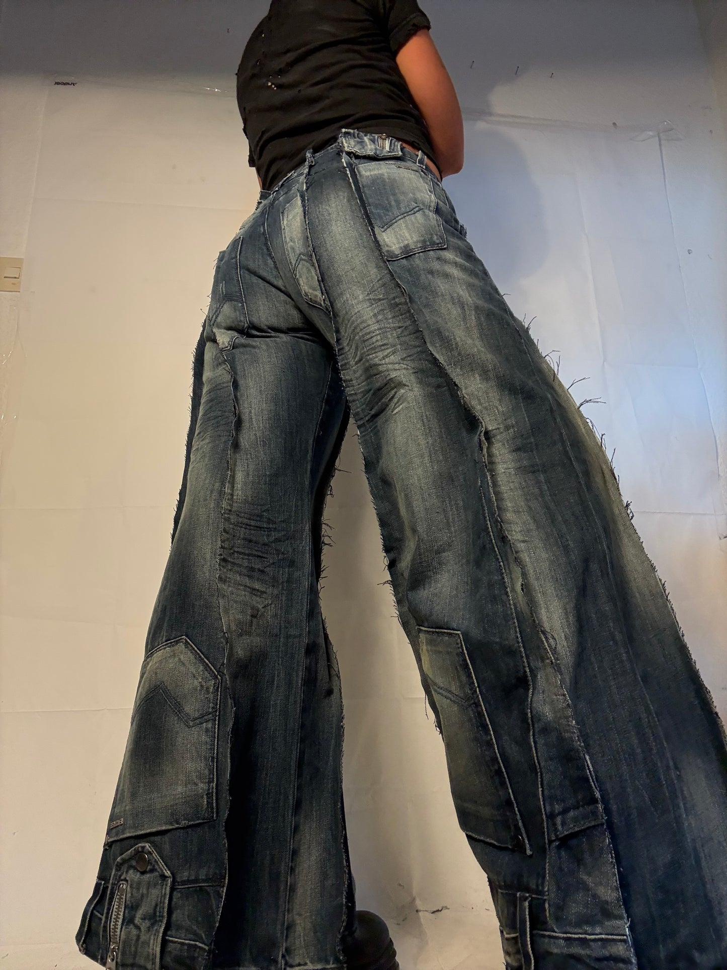 DARK WASHED FLARED DENIM SPG PANTS