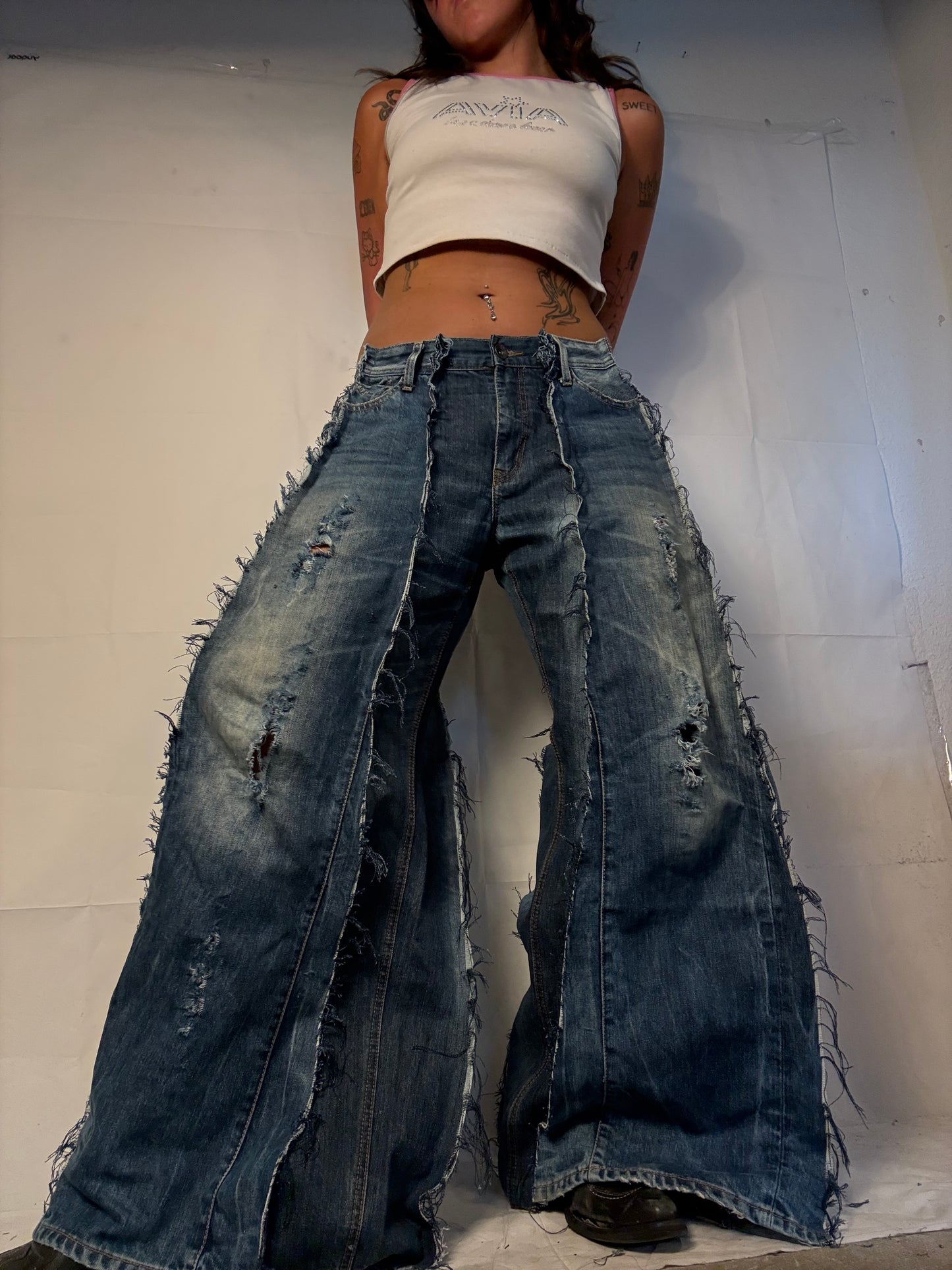 CLASSIC BAGGY DISTRESSED DENIM SPG PANTS