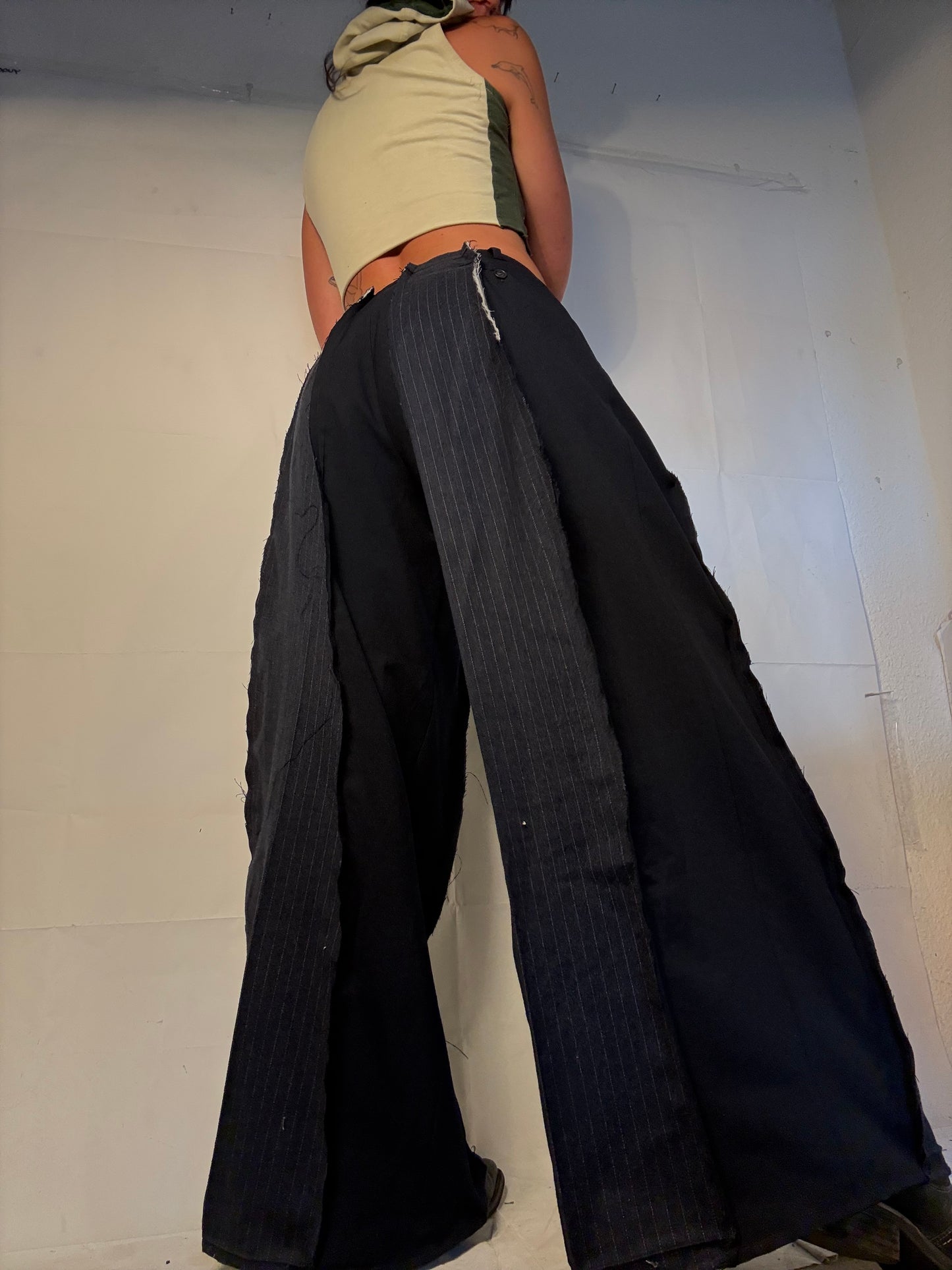BAGGY NAVY PINSTRIBE SPG SUITPANTS