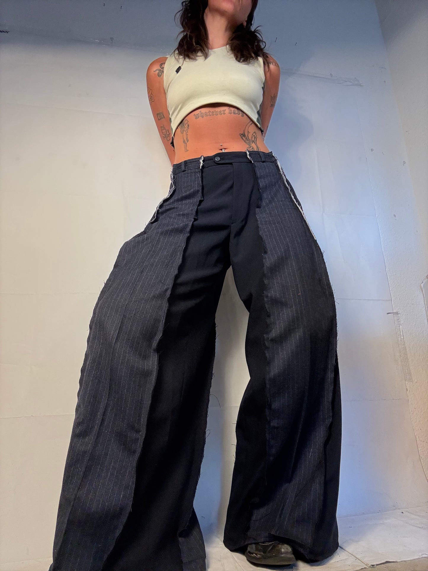 BAGGY NAVY PINSTRIBE SPG SUITPANTS