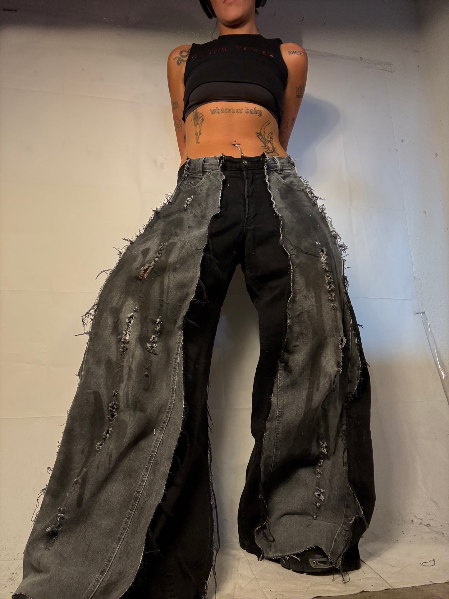 EXTRA BAGGY DISTRESSED STAINED BLACK/GREY SPG PANTS