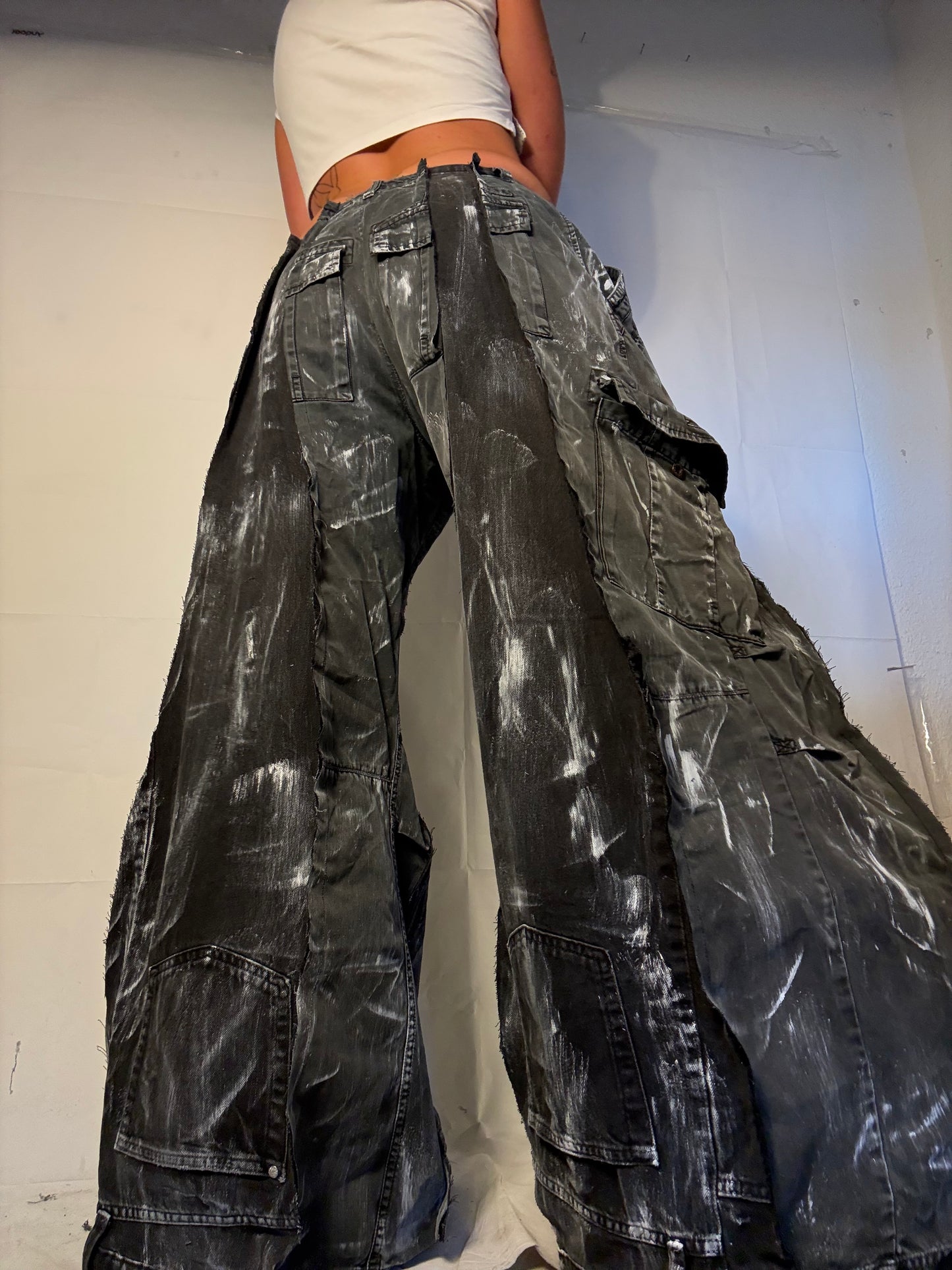 EXTRA BAGGY DARK CARGO DENIM SPG PANTS