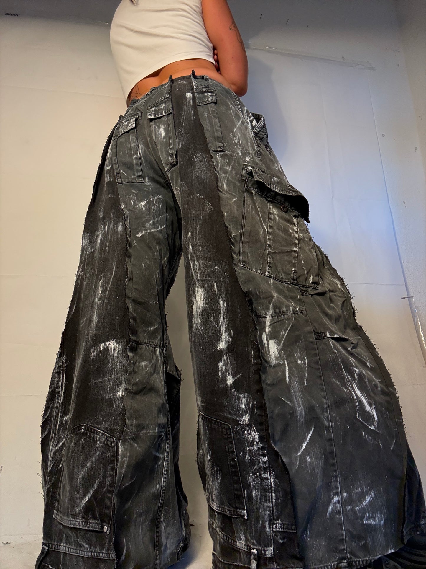 EXTRA BAGGY DARK CARGO DENIM SPG PANTS