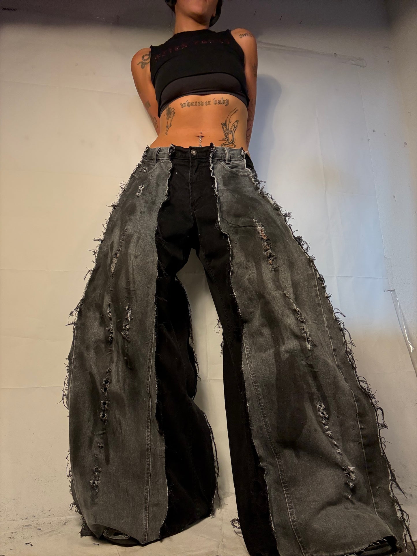 EXTRA BAGGY DISTRESSED STAINED BLACK/GREY SPG PANTS