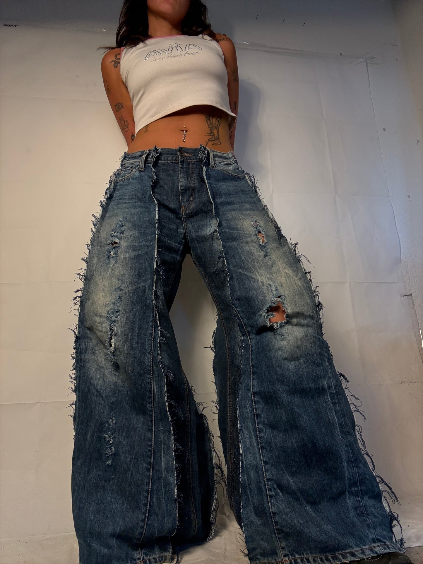 CLASSIC BAGGY DISTRESSED DENIM SPG PANTS
