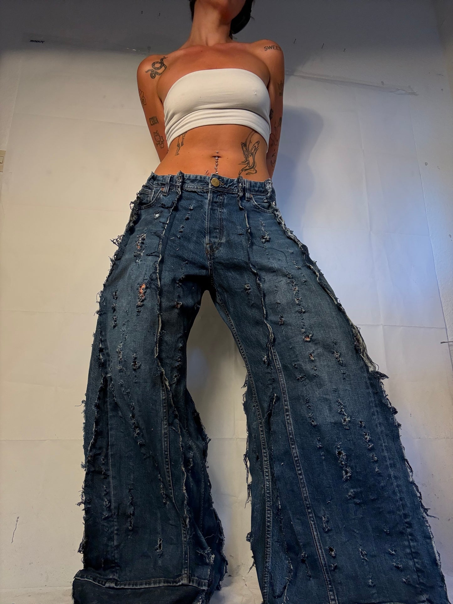 BAGGY DISTRESSED DARK DENIM SPG PANTS