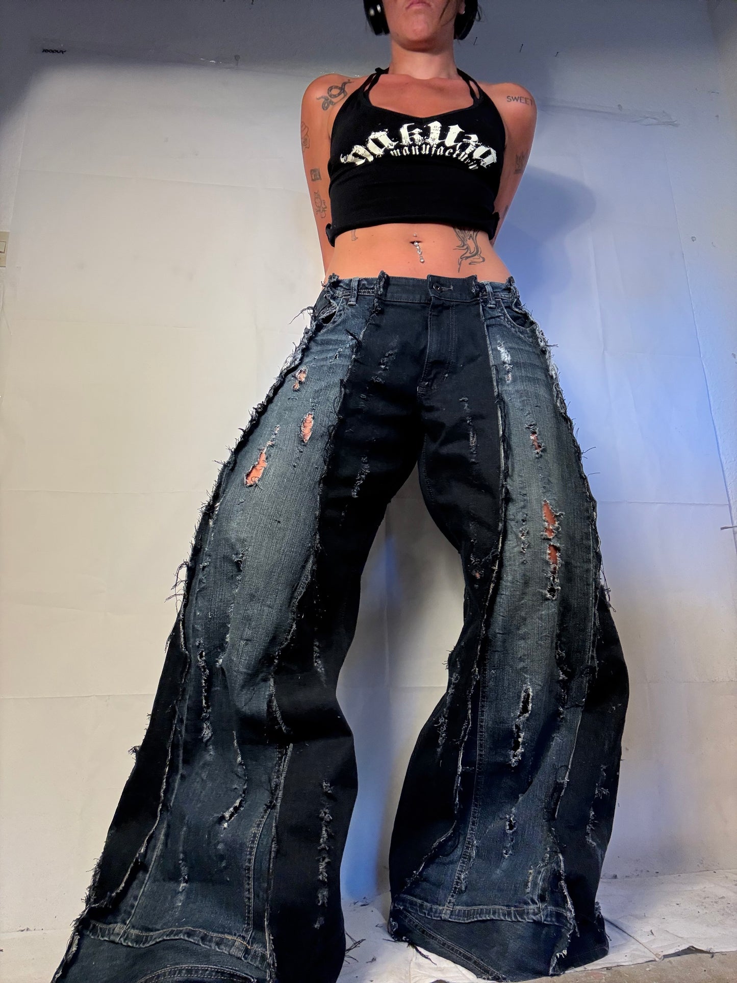 EXTRA LONG BAGGY DISTRESSED DARK DENIM SPG PANTS