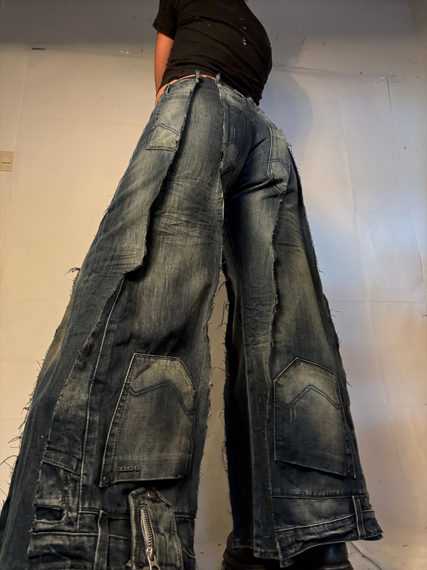 DARK WASHED FLARED DENIM SPG PANTS