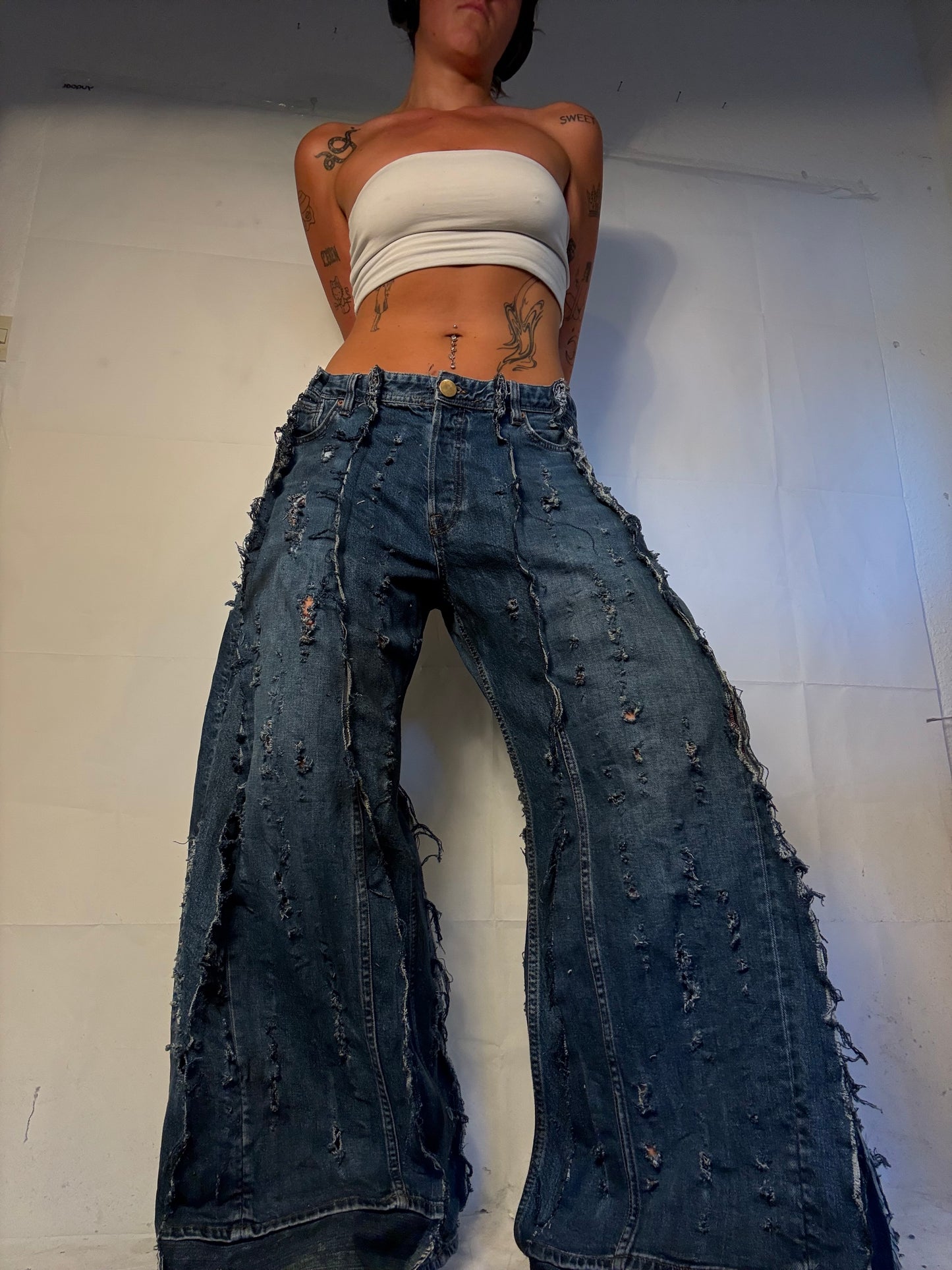BAGGY DISTRESSED DARK DENIM SPG PANTS