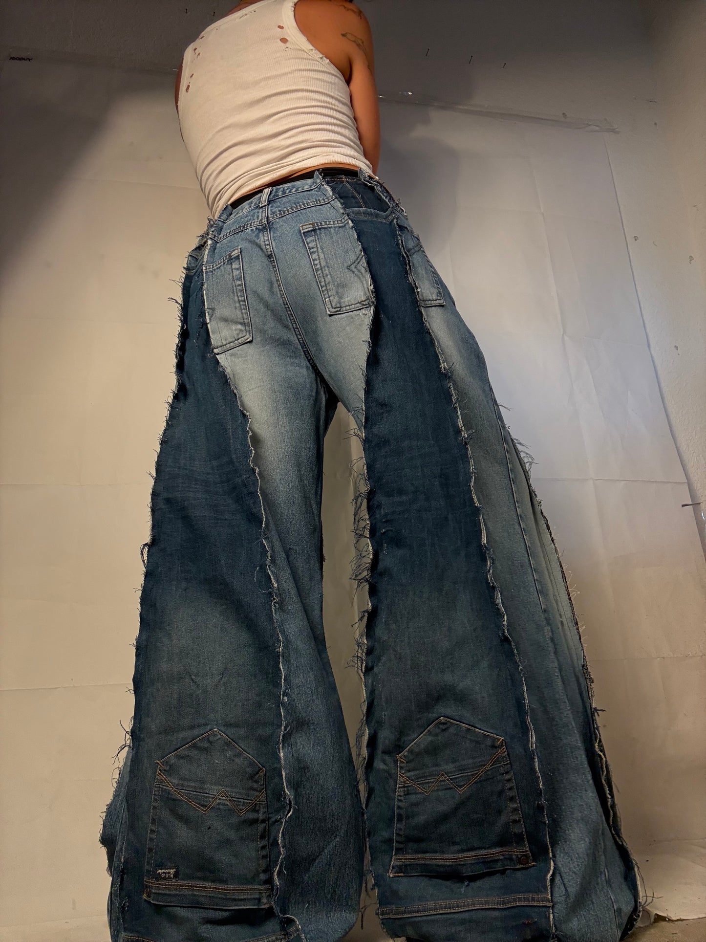 EXTRA FLARED PATCHED DENIM SPG PANTS