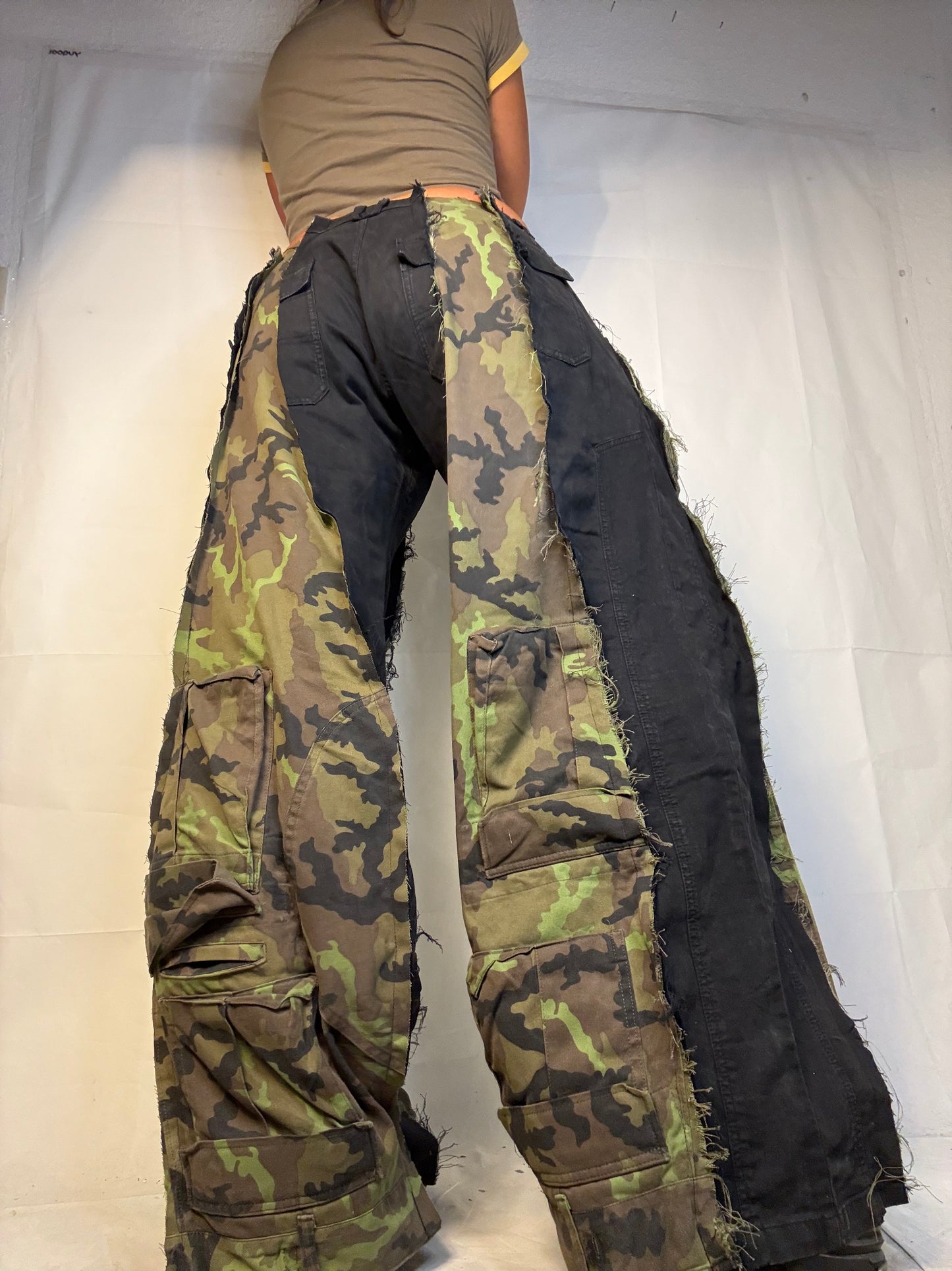 BAGGY CAMO/BLACK SPG PANTS