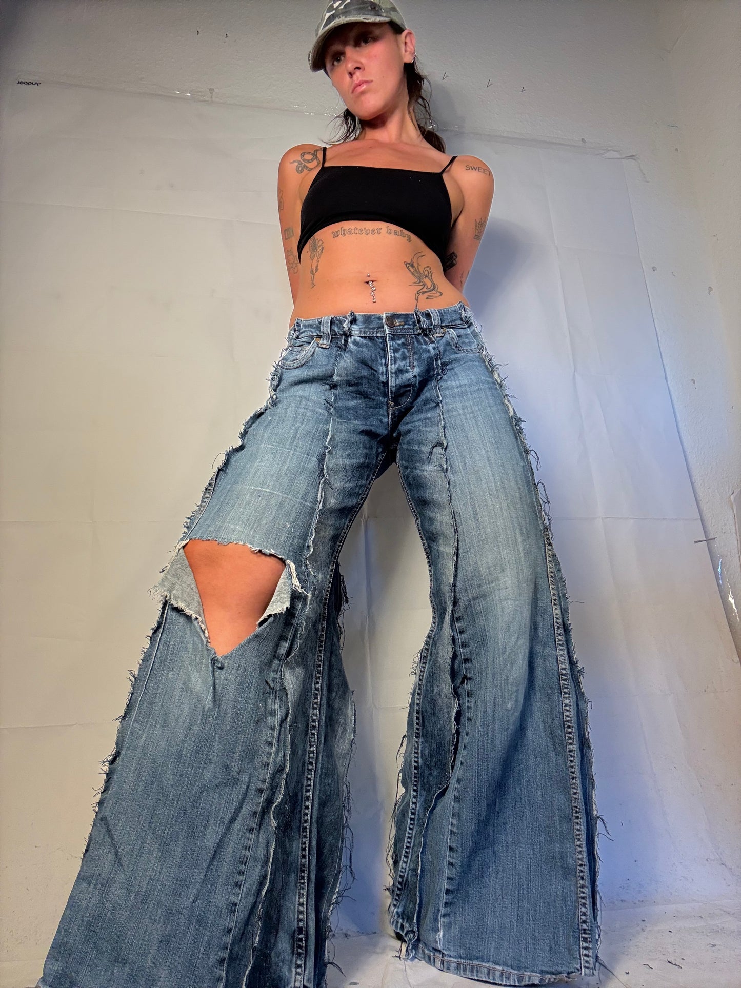 FLARED RIPPED CLASSIC DENIM SPG PANTS