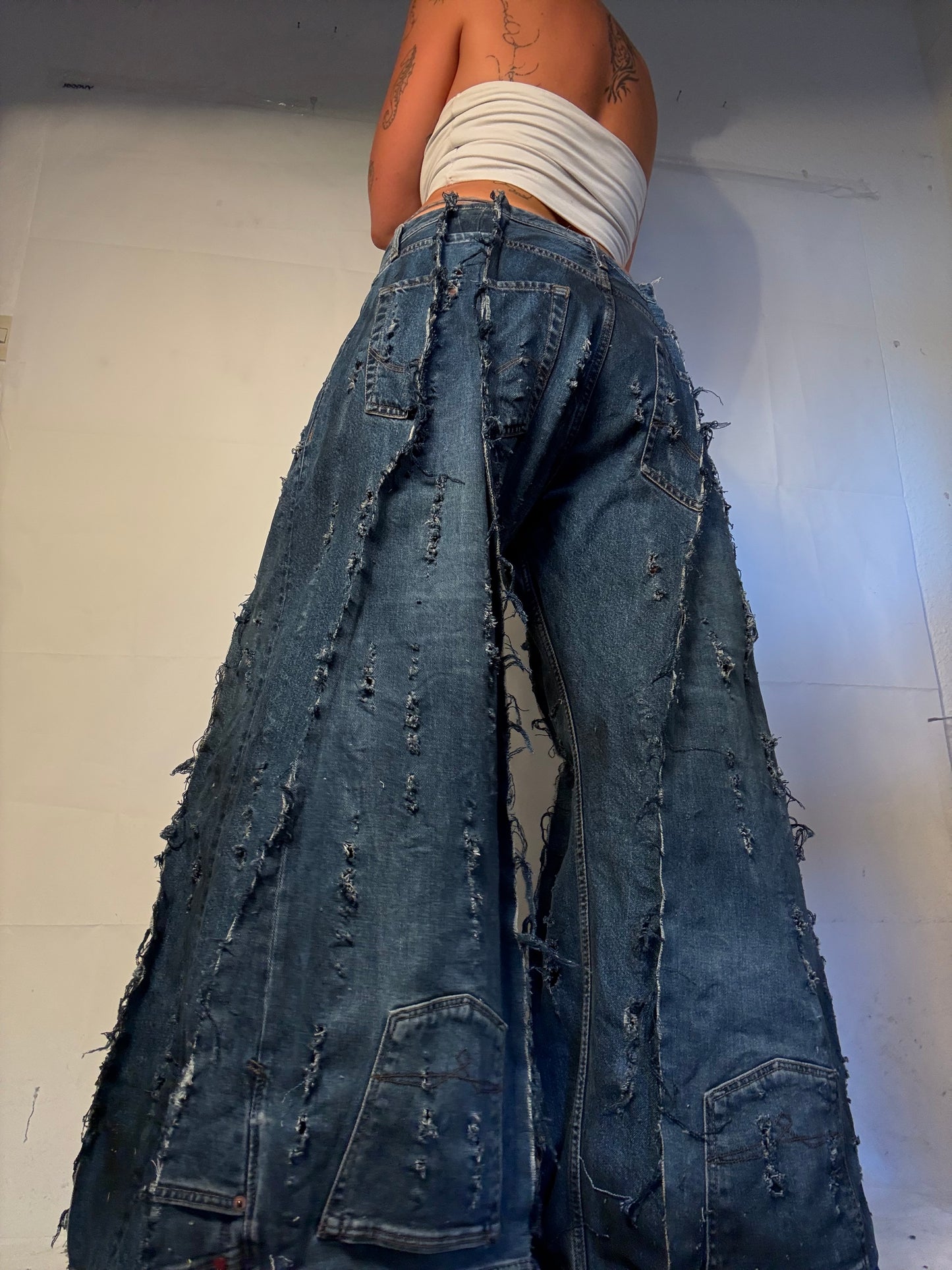 BAGGY DISTRESSED DARK DENIM SPG PANTS