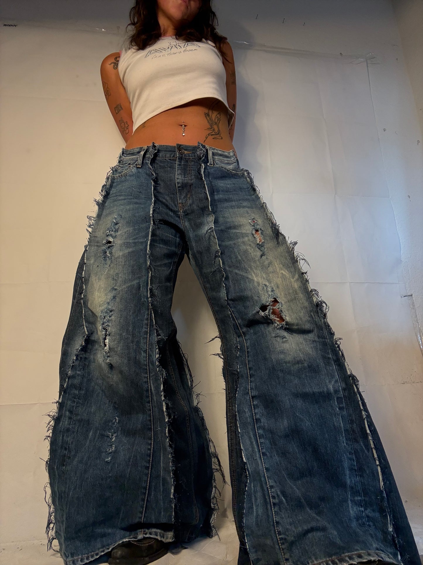 CLASSIC BAGGY DISTRESSED DENIM SPG PANTS