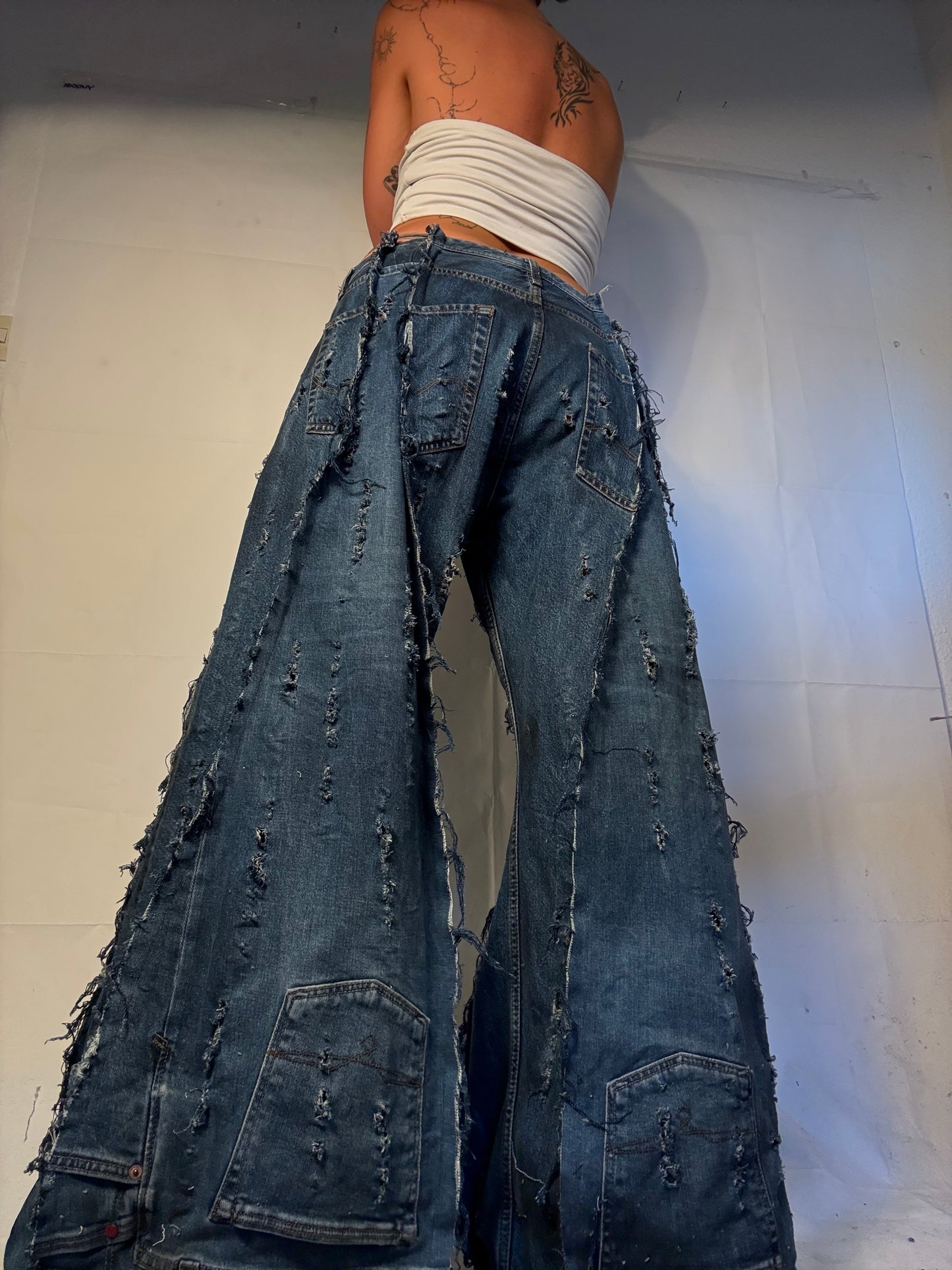 BAGGY DISTRESSED DARK DENIM SPG PANTS