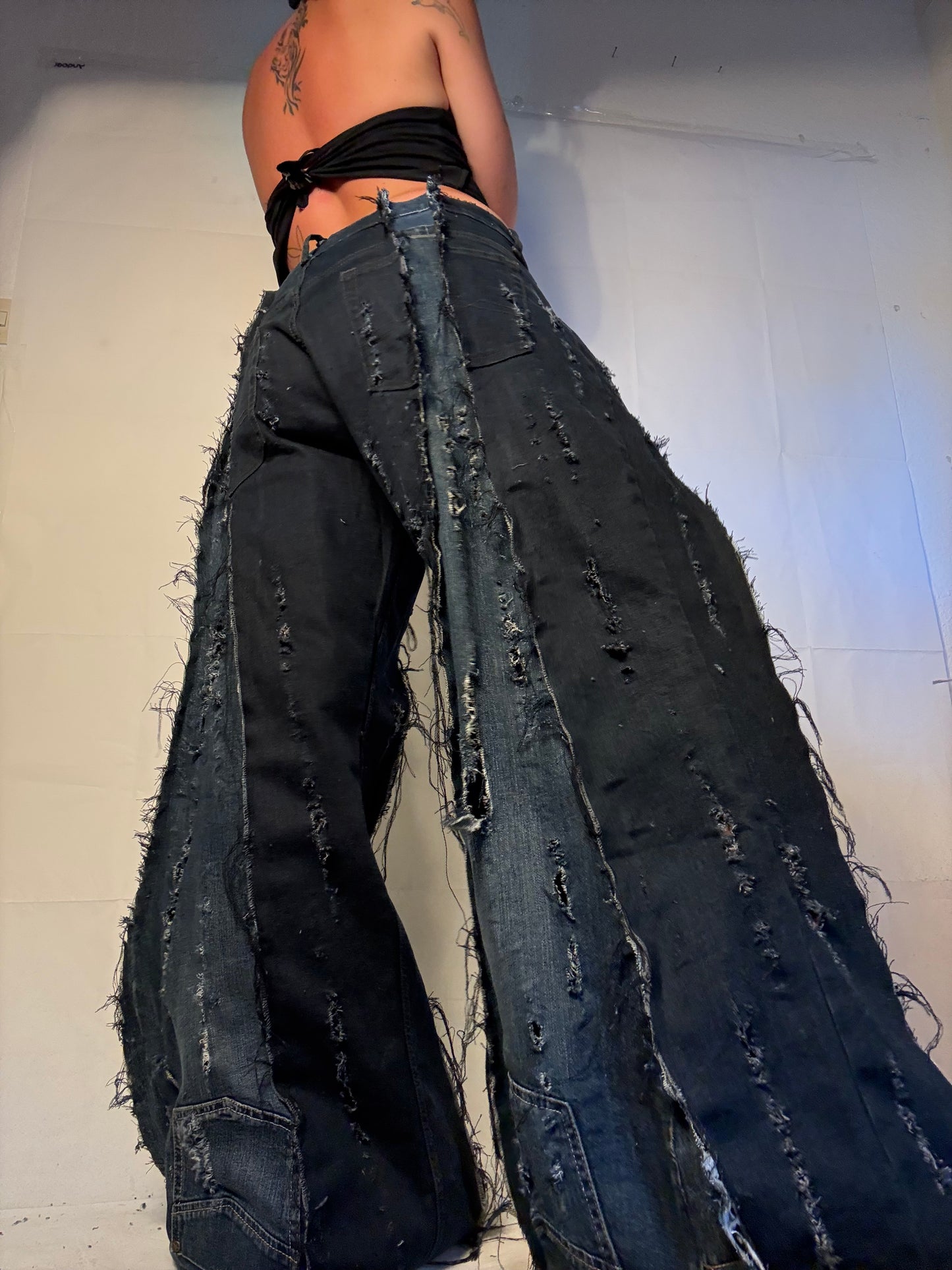 EXTRA LONG BAGGY DISTRESSED DARK DENIM SPG PANTS