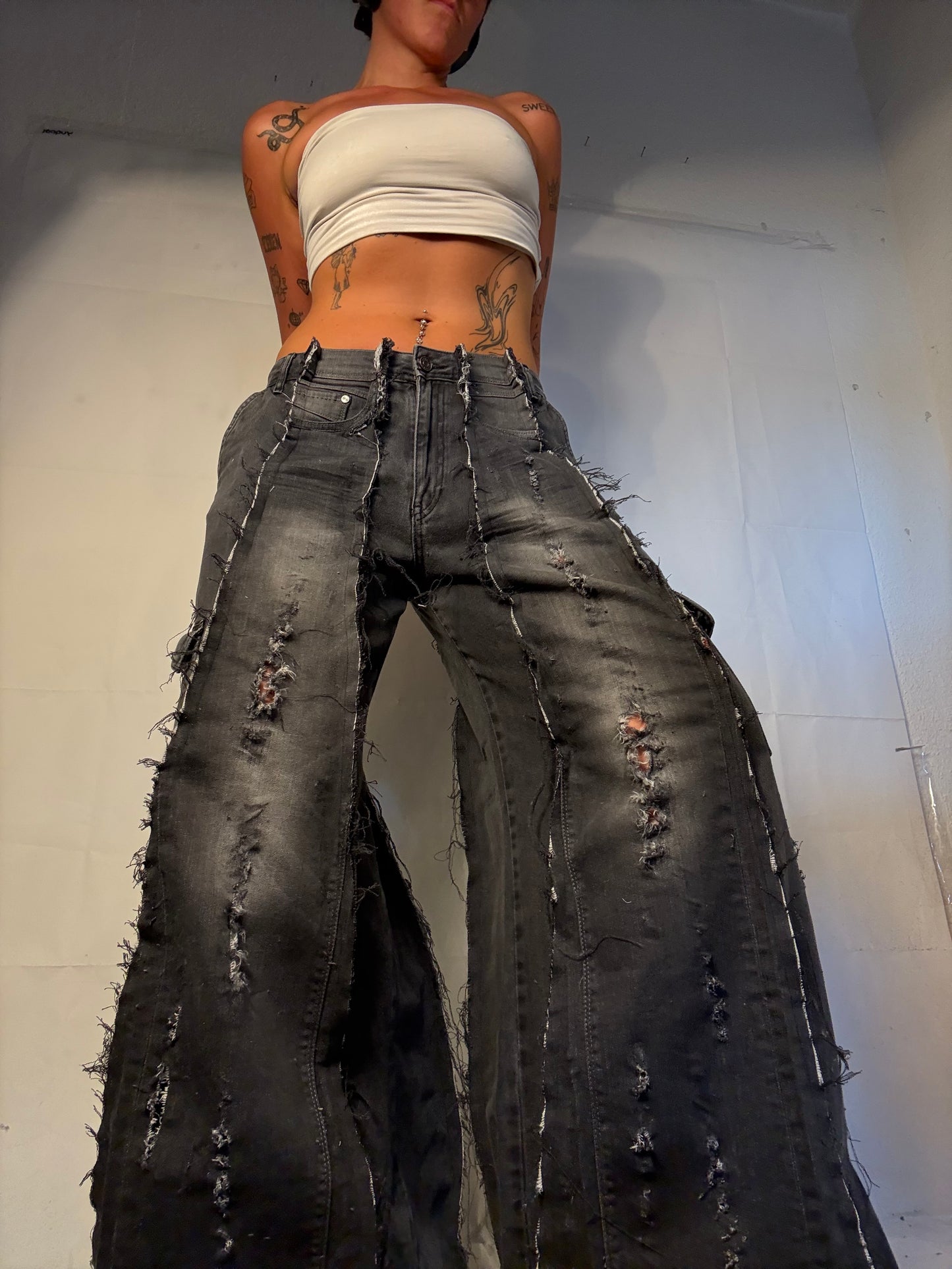 BAGGY DISTRESSED DARK DENIM SPG PANTS