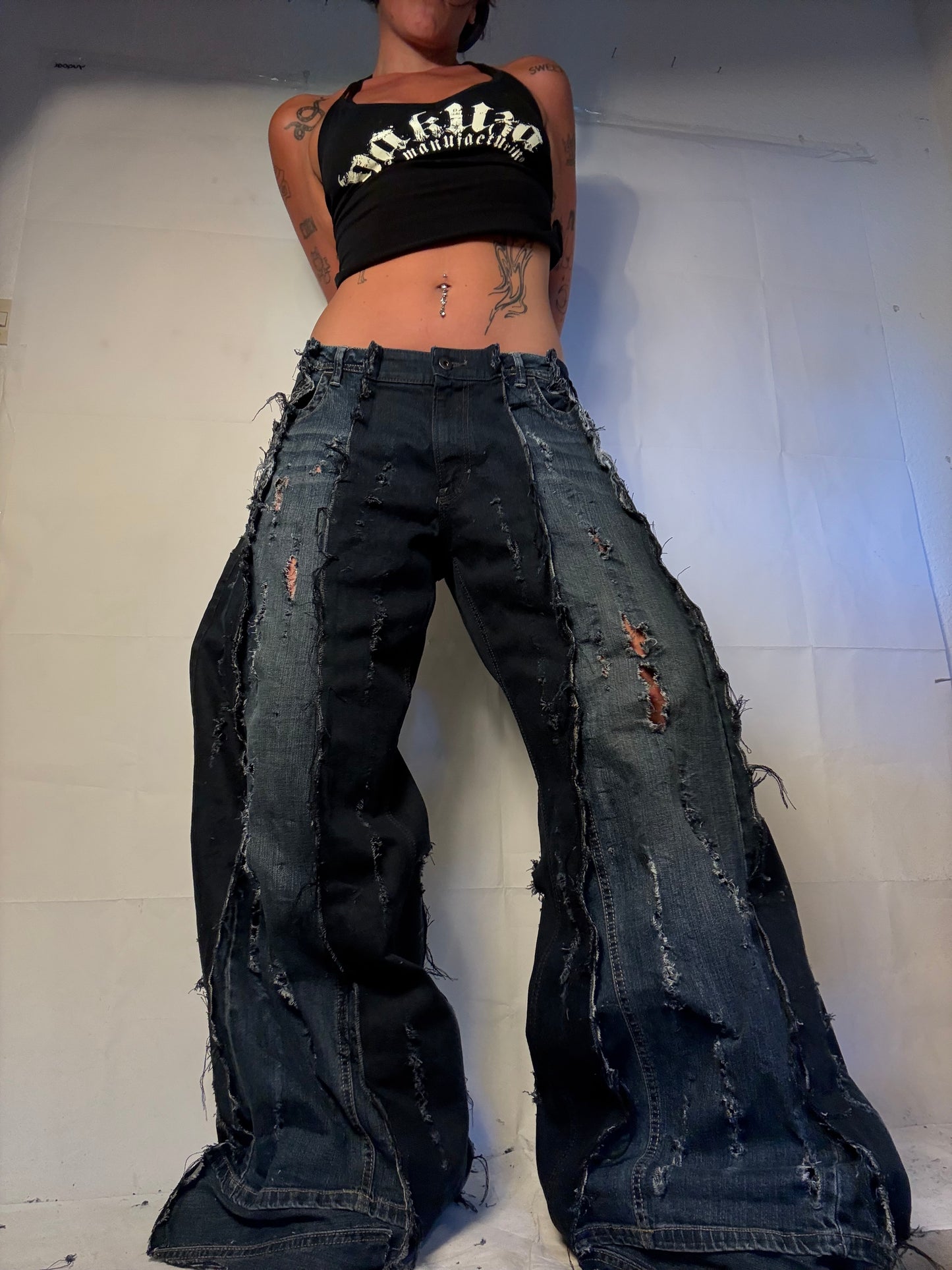 EXTRA LONG BAGGY DISTRESSED DARK DENIM SPG PANTS