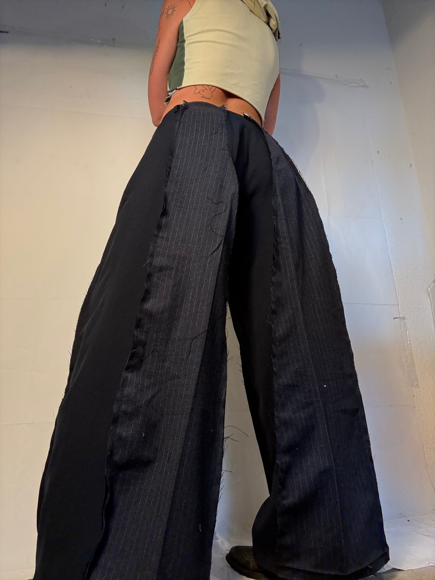 BAGGY NAVY PINSTRIBE SPG SUITPANTS