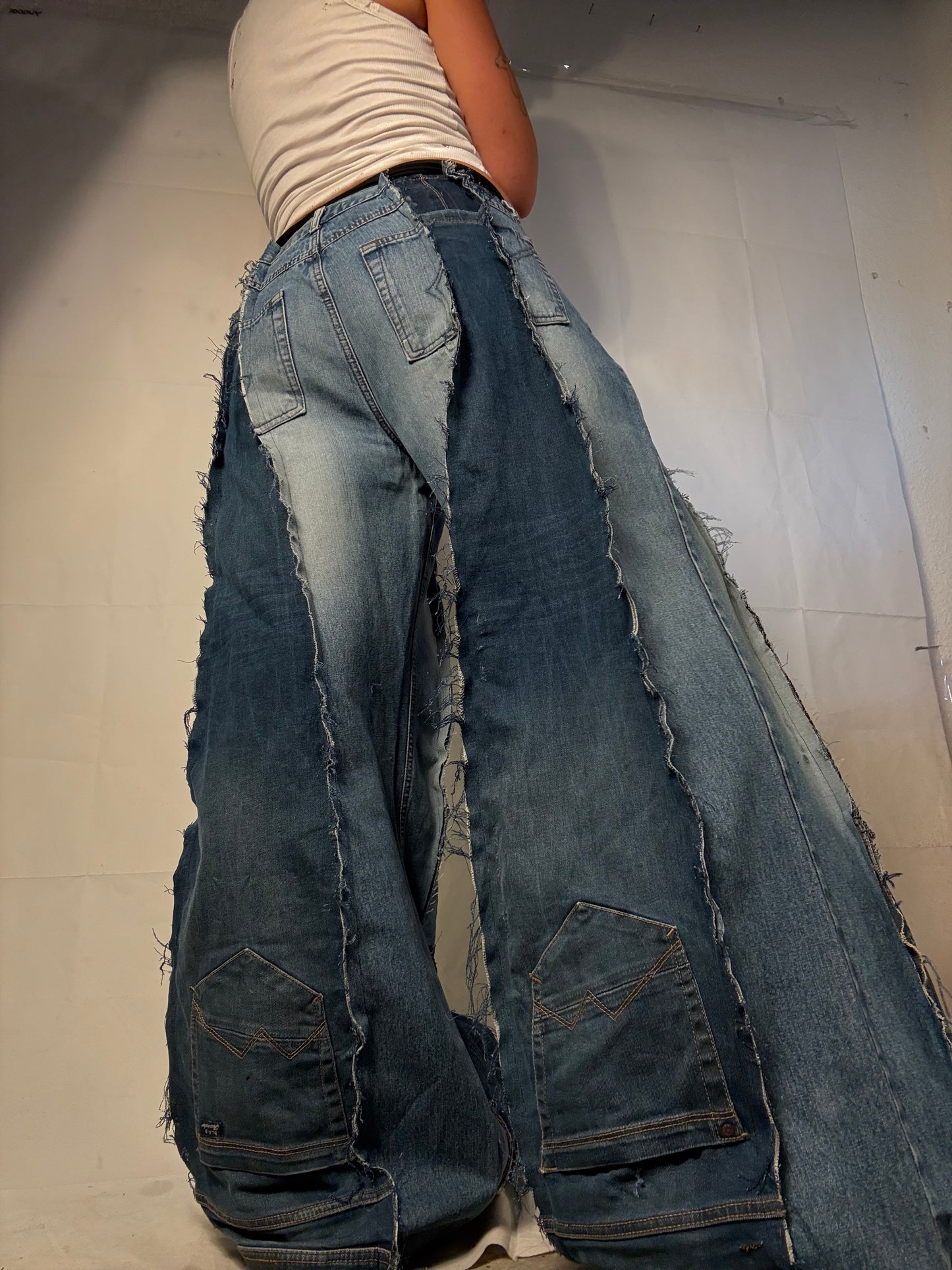 EXTRA FLARED PATCHED DENIM SPG PANTS