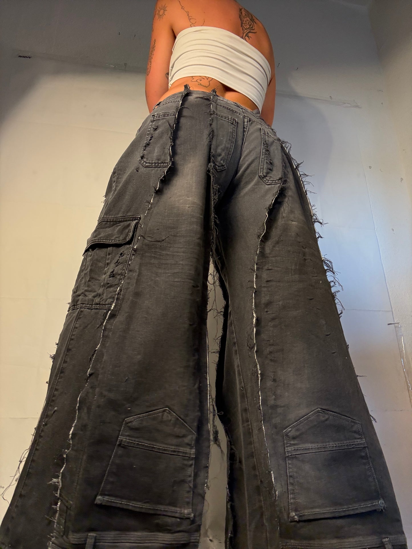 BAGGY DISTRESSED DARK DENIM SPG PANTS