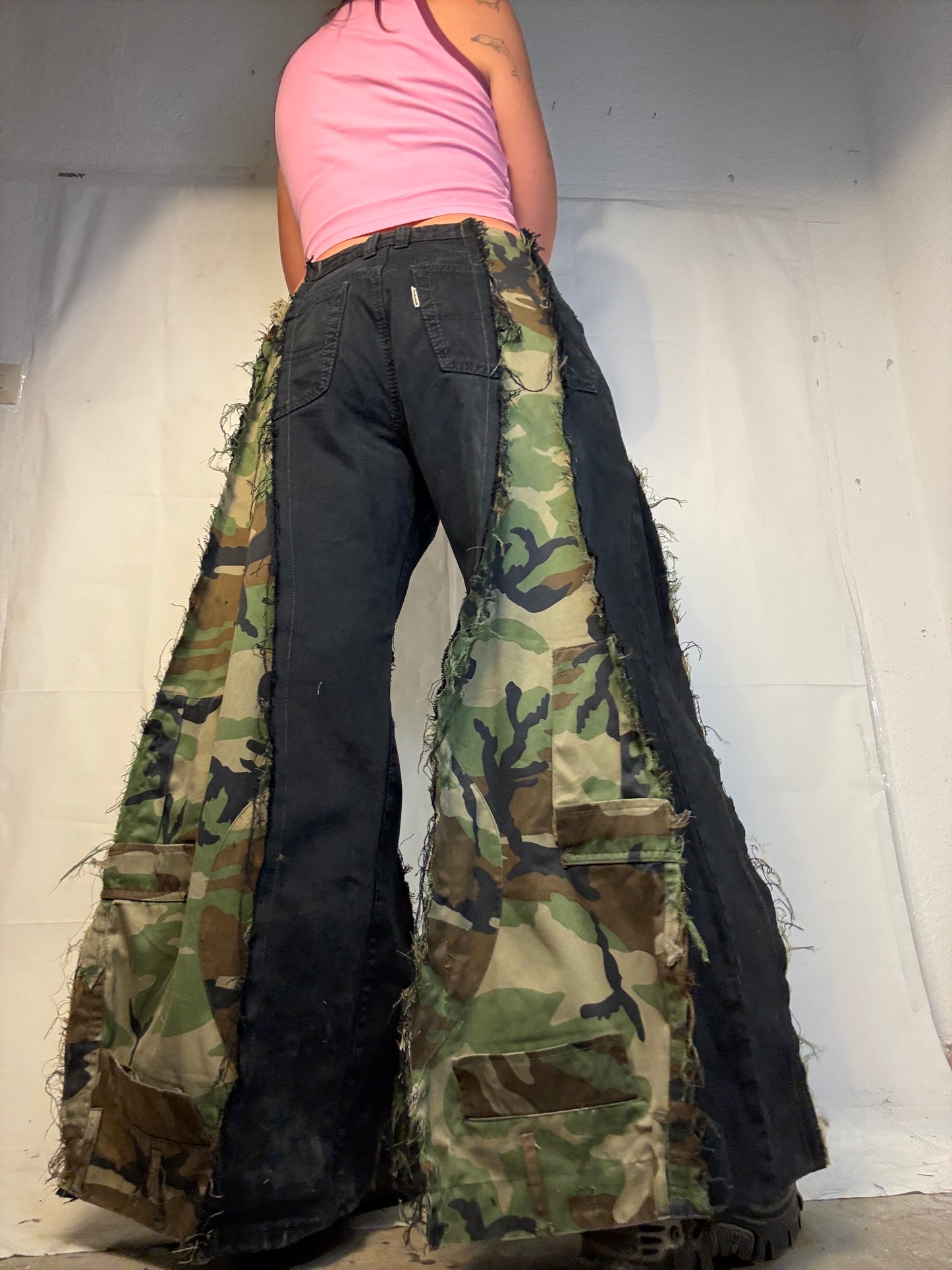 BAGGY LONG CAMO/BLACK SPG PANTS