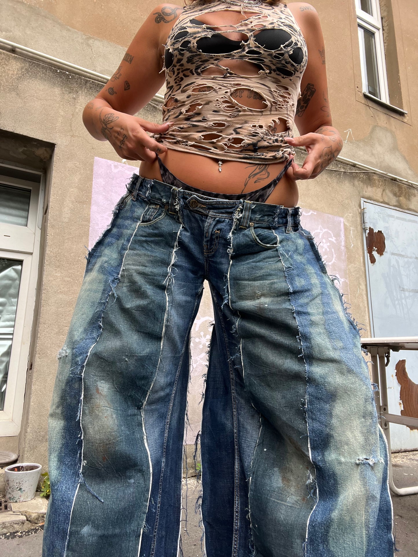 Extra Baggy Low-rise SPG Denim Pants