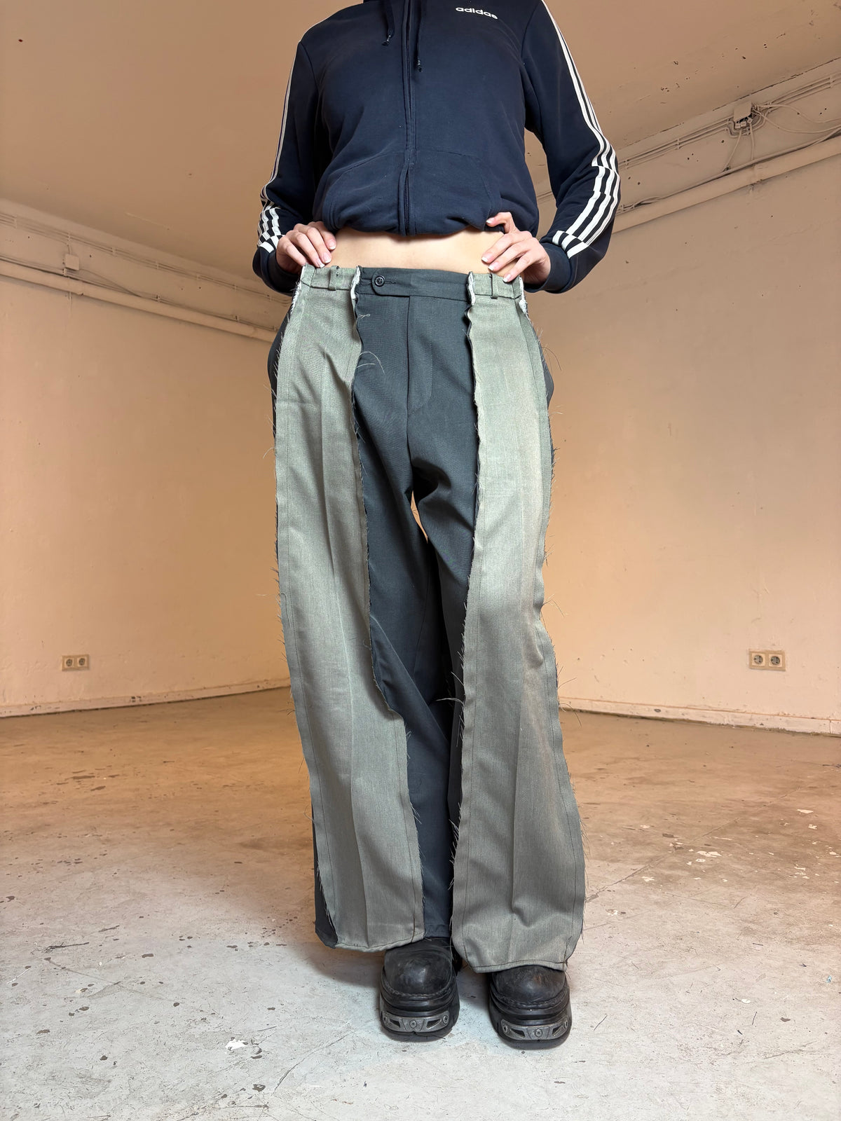 LIMITED EDITION BAGGY GREY/GREEN SPG SUITPANTS