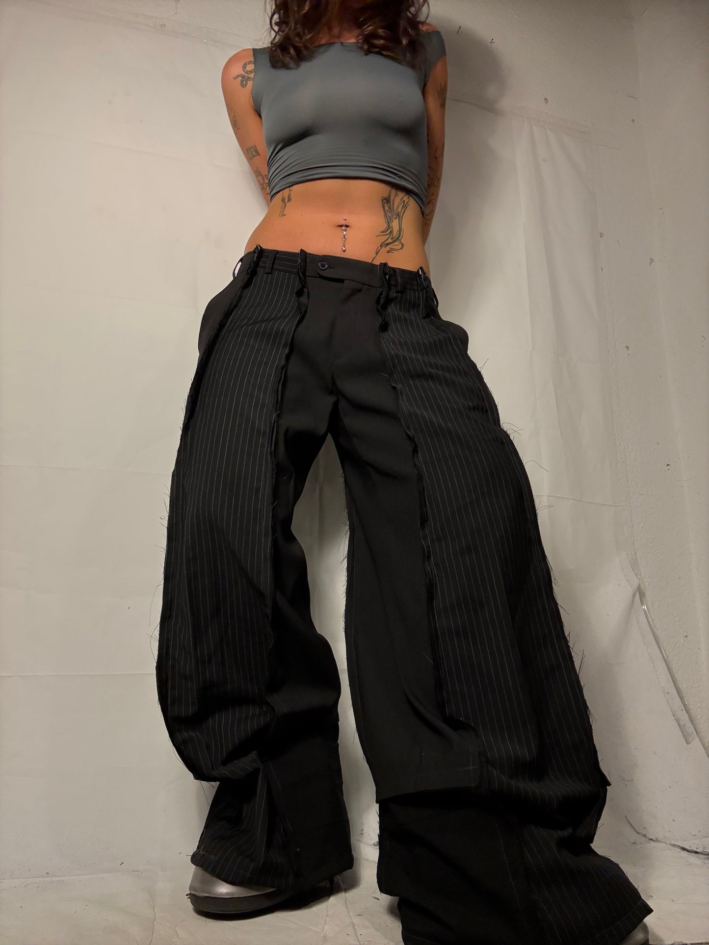 BAGGY PINSTIBE ALL BLACK SPG SUITPANTS