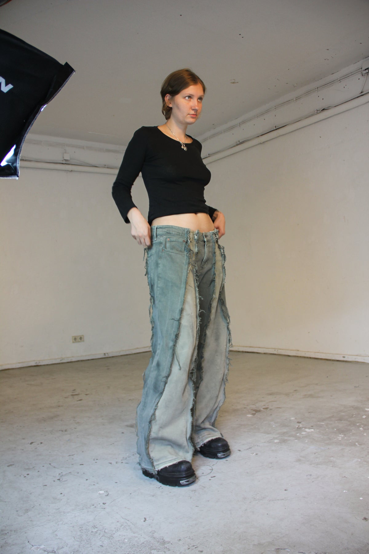 BAGGY STAINED LINOLEUM GREEN DENIM SPG PANTS
