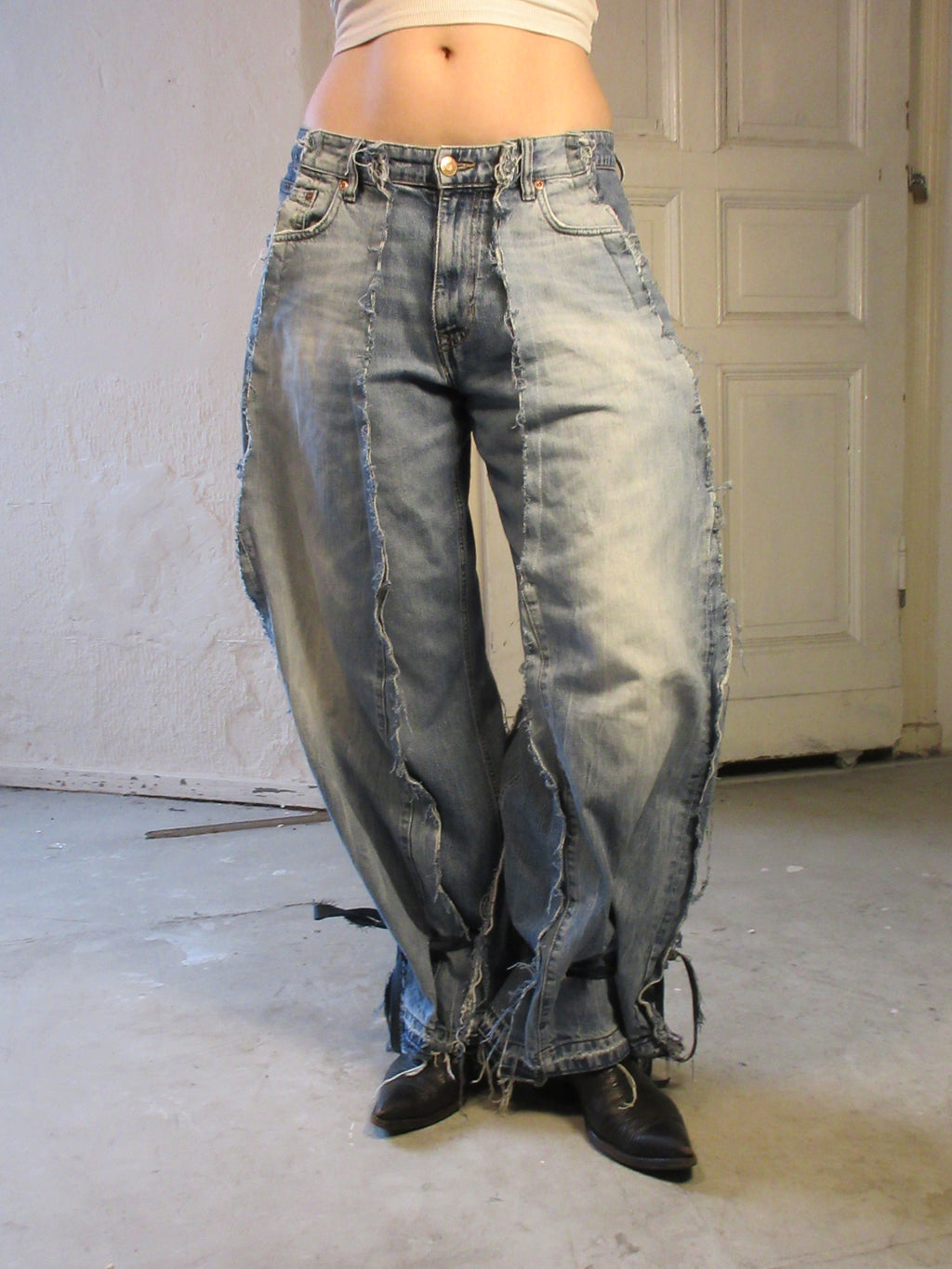BAGGY TIE-IN LIGHT DENIM SPG PANTS