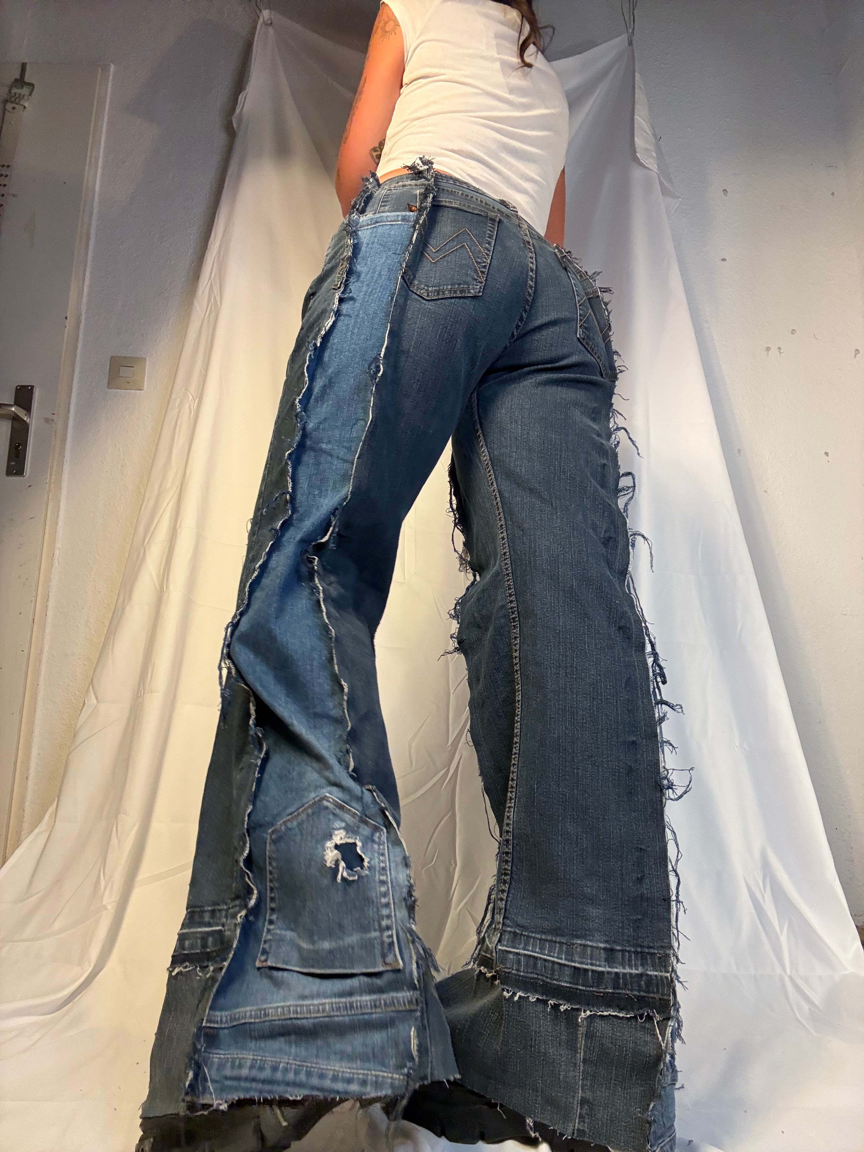 LIGHT SLIM PATCHED RIPPED DENIM SPG PANTS