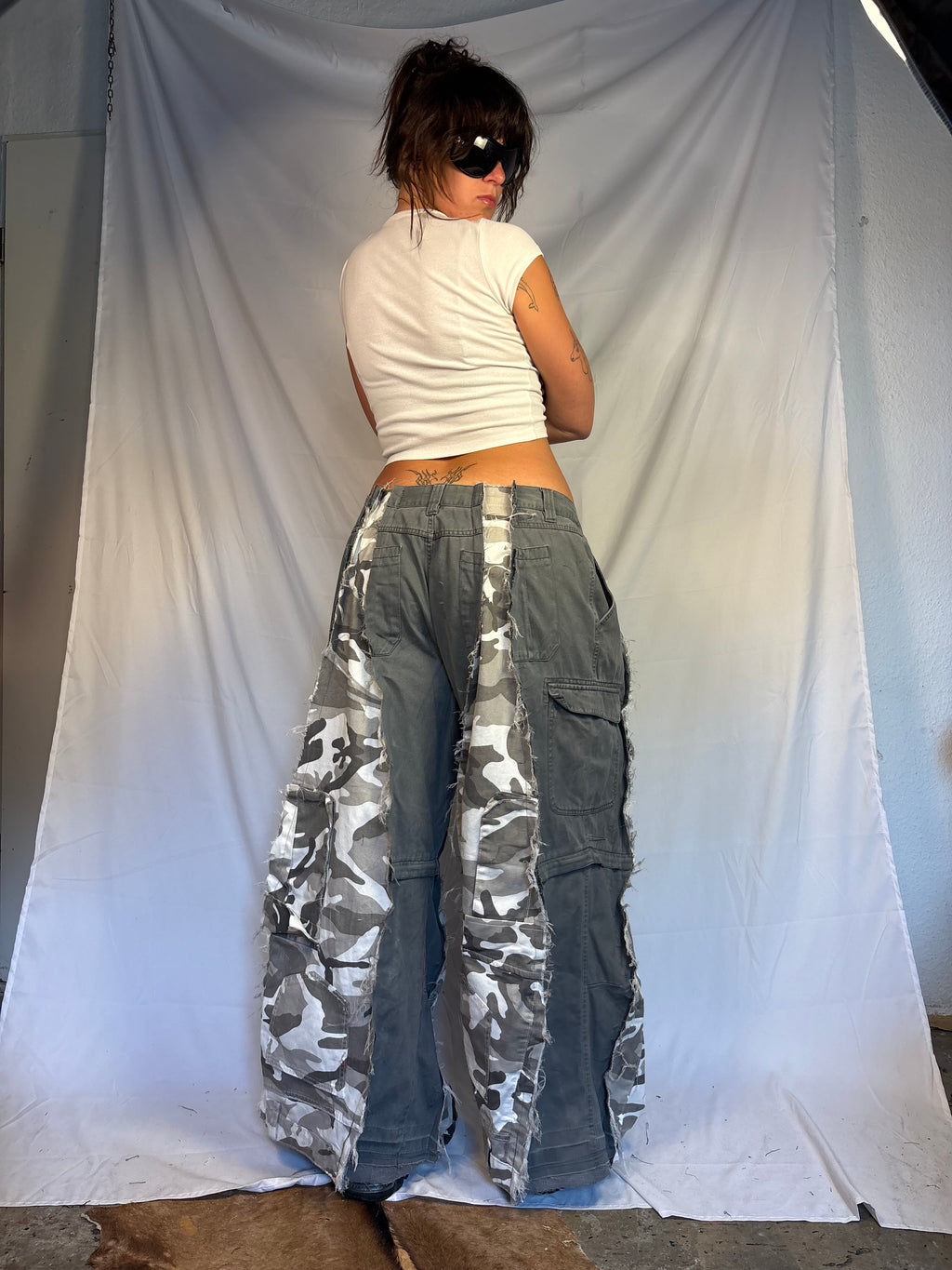 EXTRA BAGGY LIGHT GREY CAMO SPG PANTS