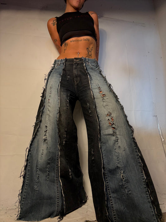 WIDE LEG DISTRESSED LIGHT/DARK DENIM SPG PANTS