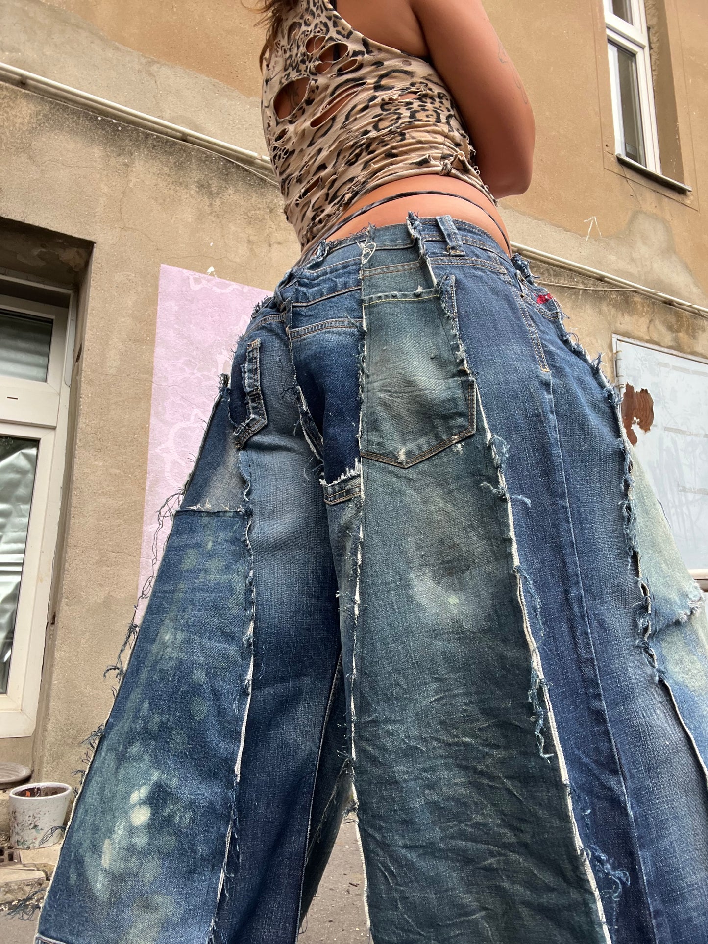 Extra Baggy Low-rise SPG Denim Pants