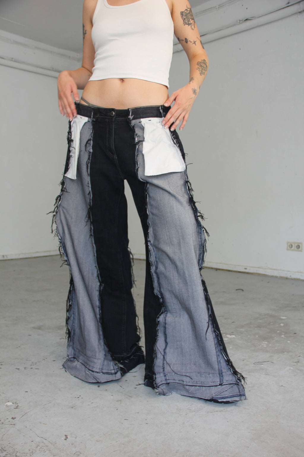 BAGGY INSIDE-OUT DENIM SPG PANTS