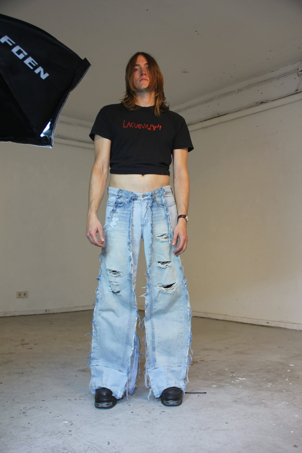 FLARED DISTRESSED LIGHT DENIM SPG PANTS