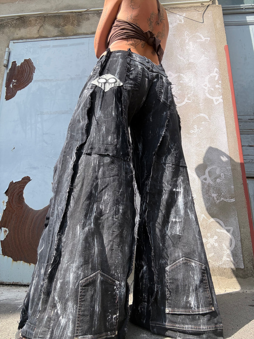 EXTRA BAGGY ALL BLACK / WHITE STAINED SPG PANTS